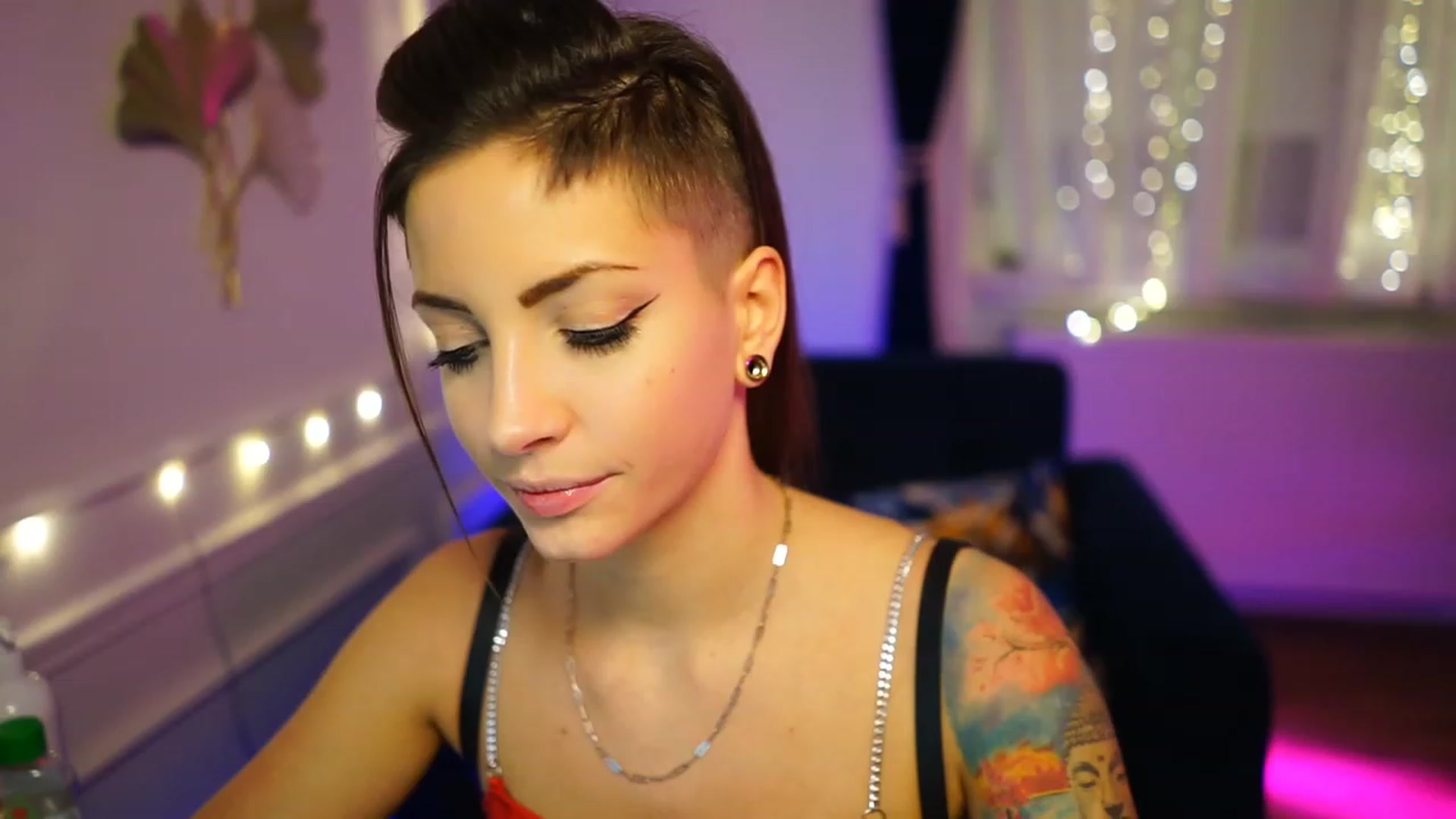Gallery image thumbnail from Kend_dall's myfreecams stream on, 12/01/2022, 17:20 image 15 of 20