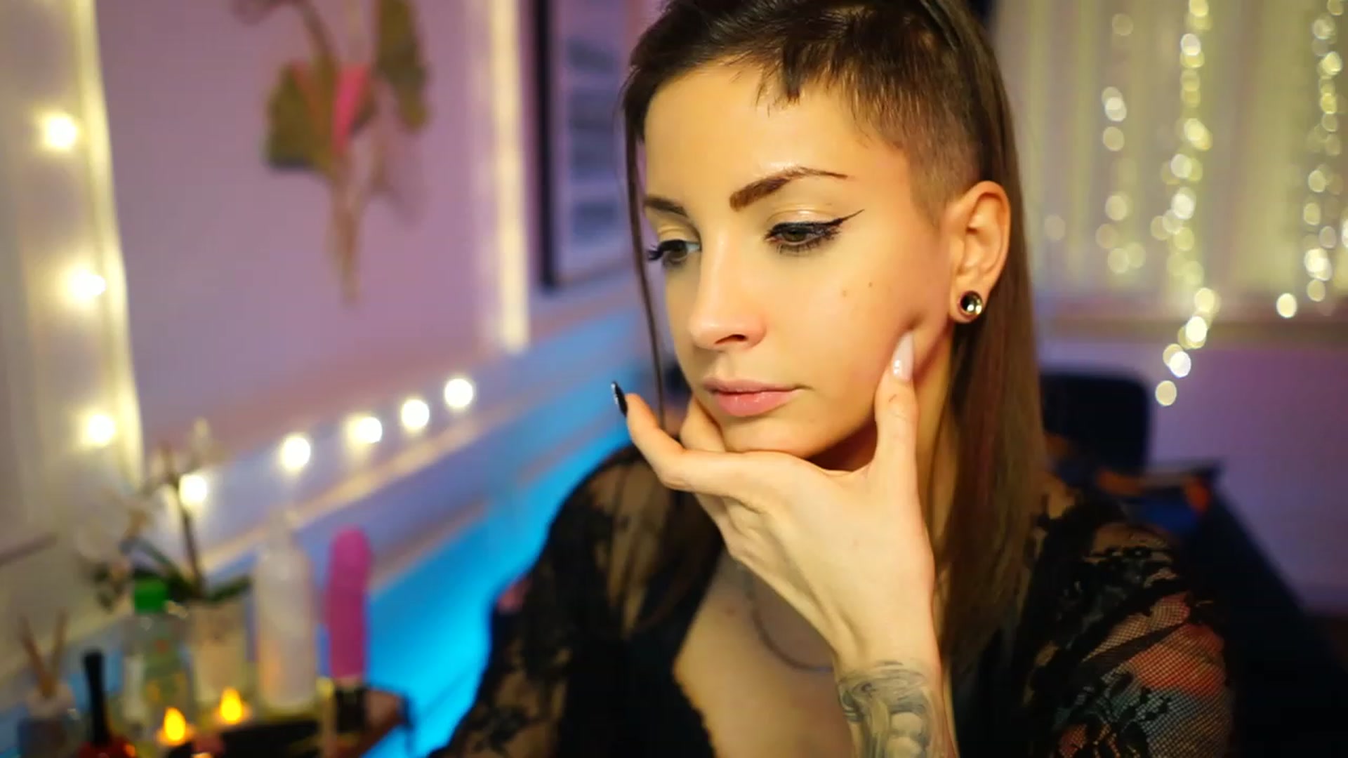 Gallery image thumbnail from Kend_dall's myfreecams stream on, 12/02/2022, 19:47 image 1 of 20