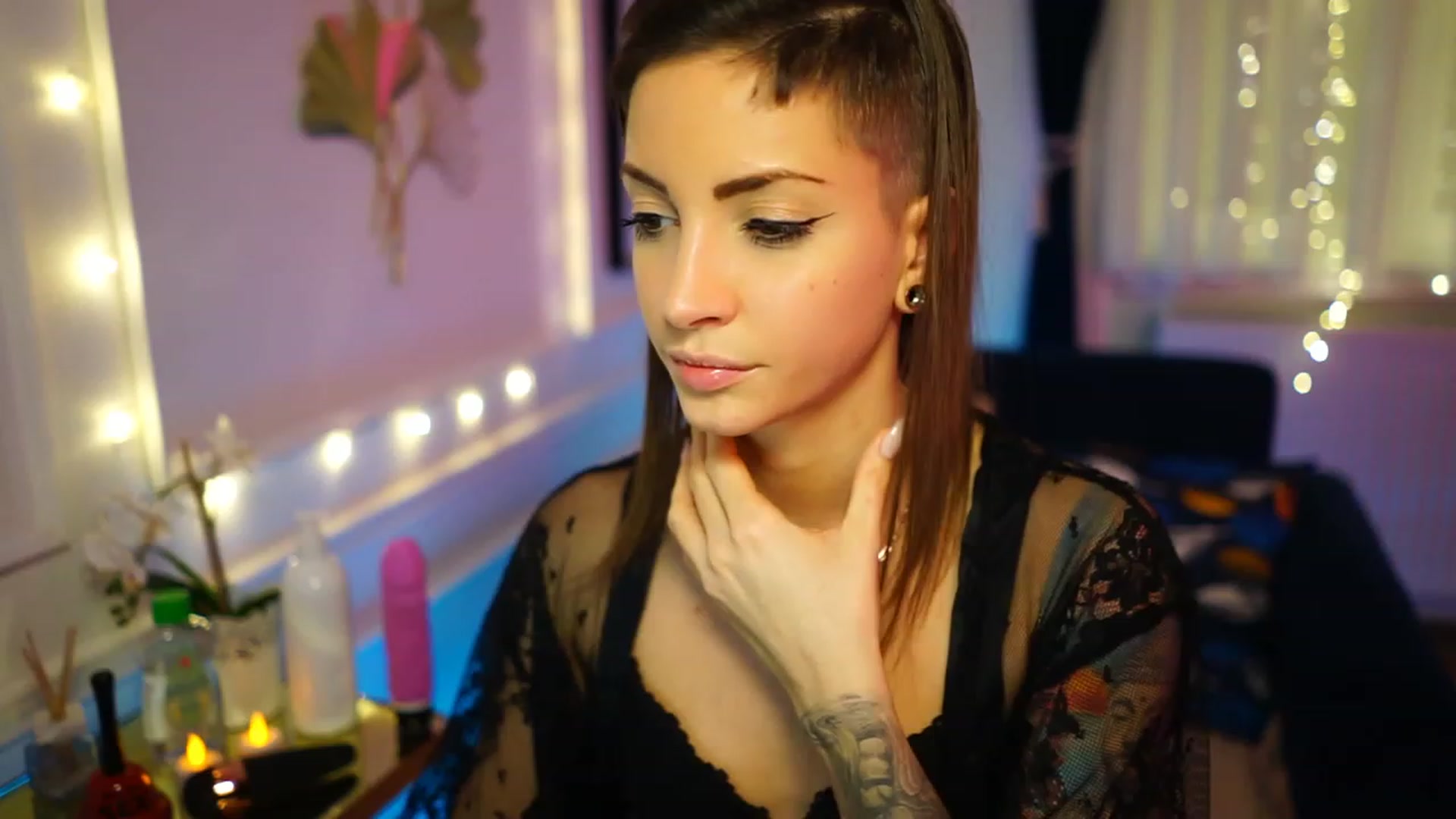 Gallery image thumbnail from Kend_dall's myfreecams stream on, 12/02/2022, 19:47 image 12 of 20