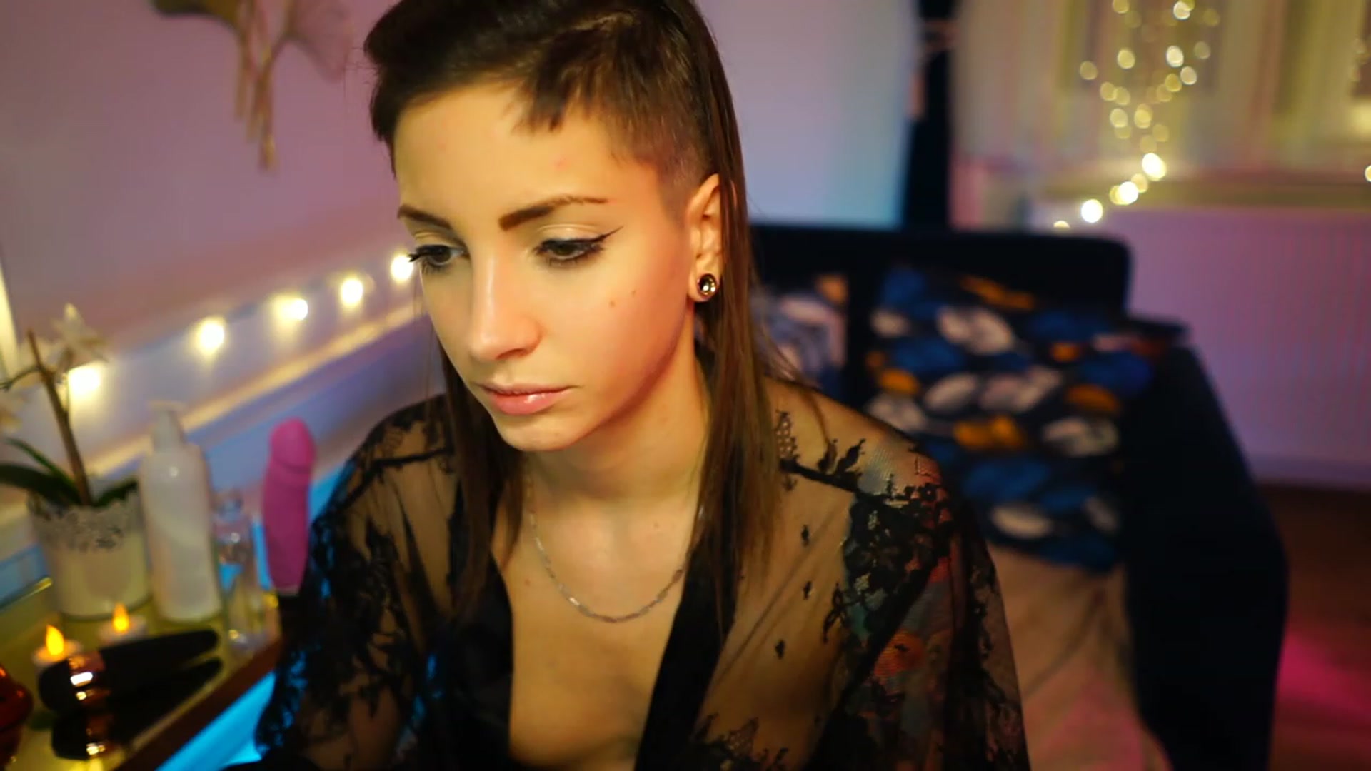 Gallery image thumbnail from Kend_dall's myfreecams stream on, 12/02/2022, 23:46 image 20 of 20