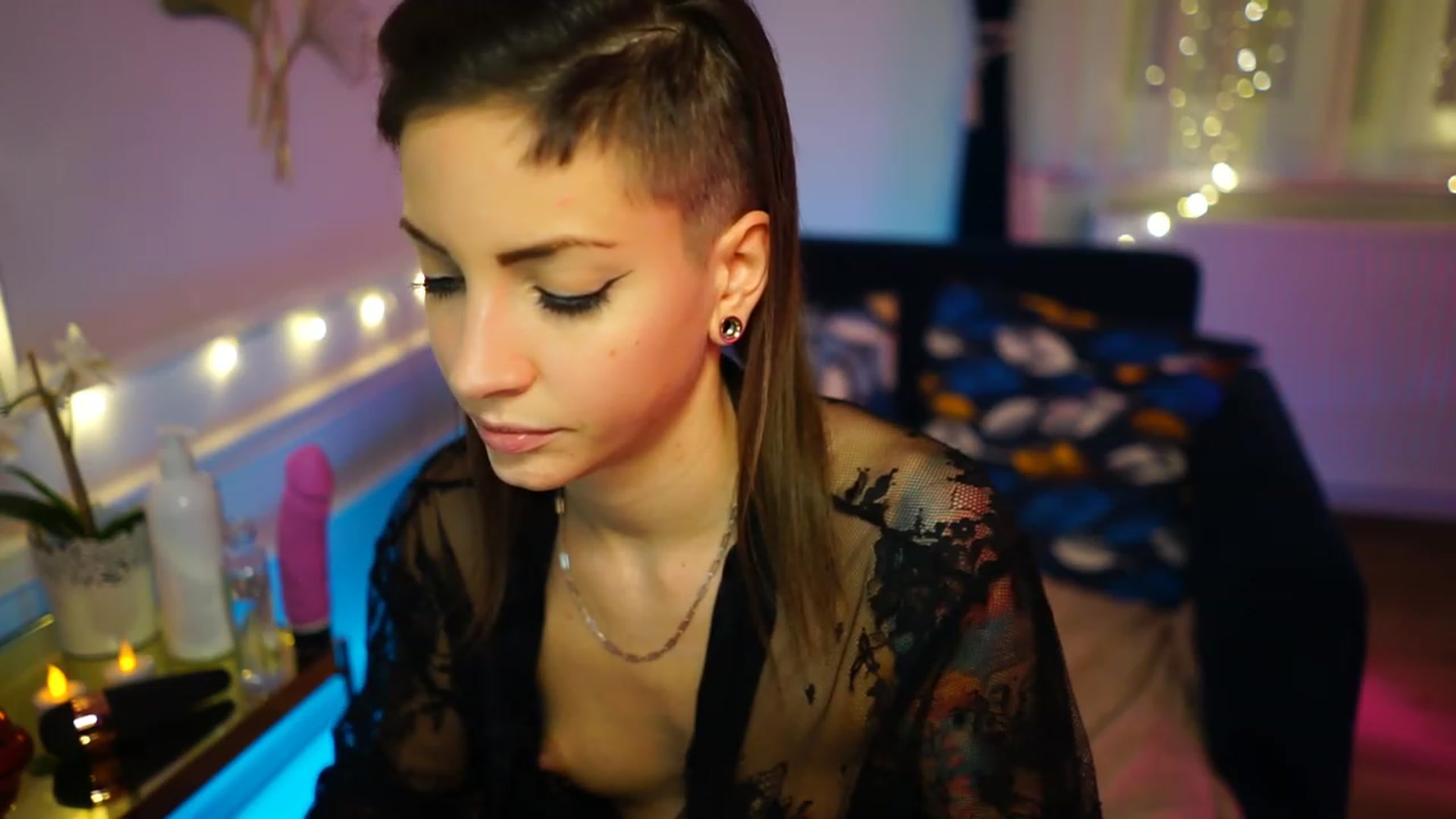 Gallery image thumbnail from Kend_dall's myfreecams stream on, 12/02/2022, 23:46 image 19 of 20