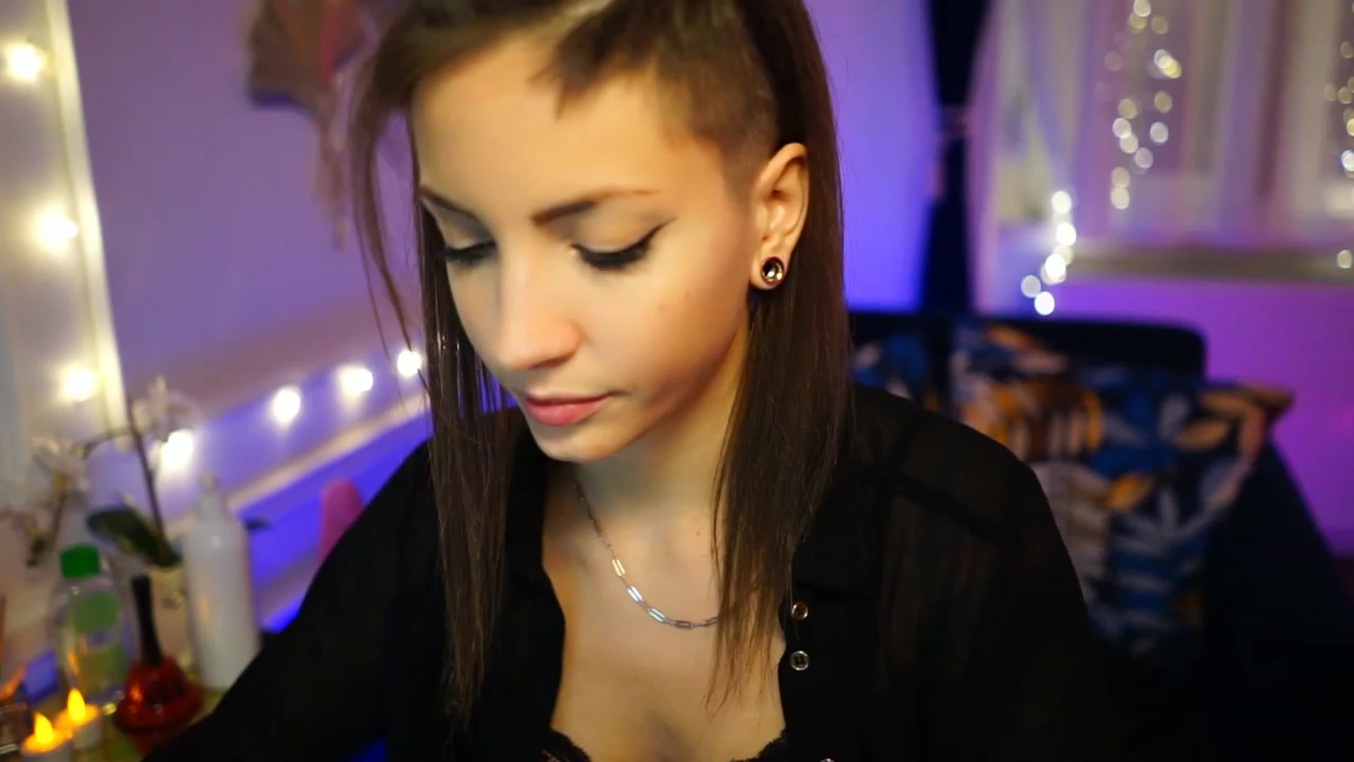 Gallery image thumbnail from Kend_dall's myfreecams stream on, 12/04/2022, 17:40 image 2 of 20