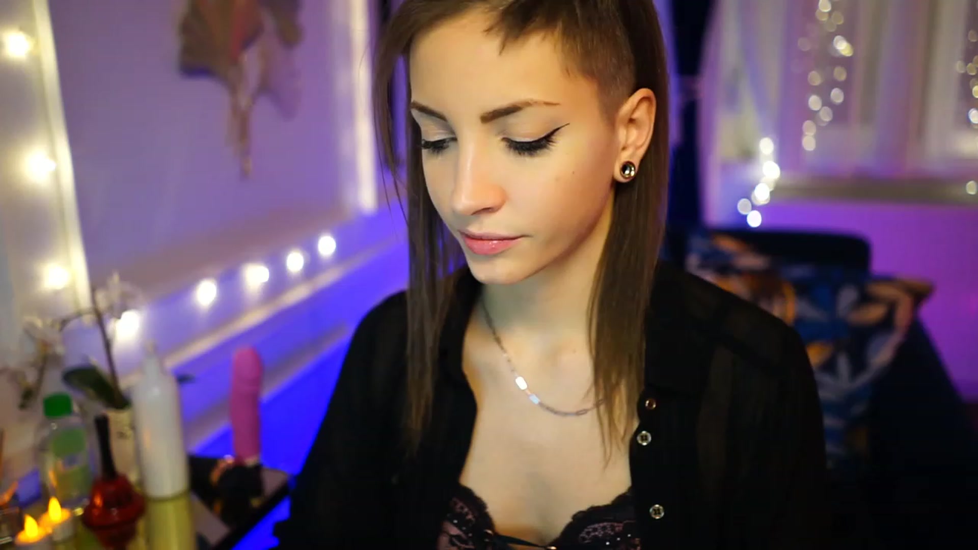 Gallery image thumbnail from Kend_dall's myfreecams stream on, 12/04/2022, 17:40 image 3 of 20