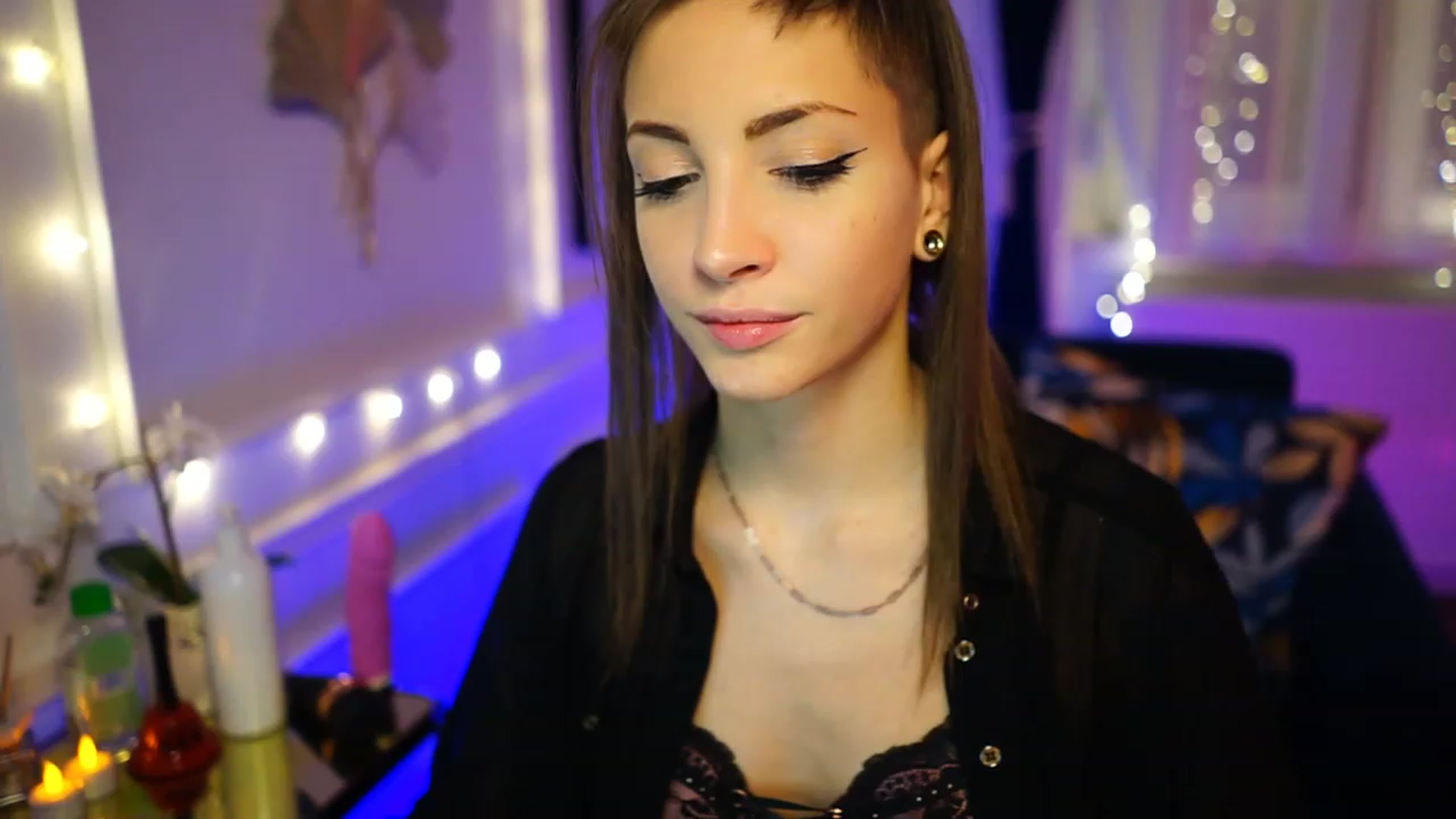 Gallery image thumbnail from Kend_dall's myfreecams stream on, 12/04/2022, 17:40 image 5 of 20
