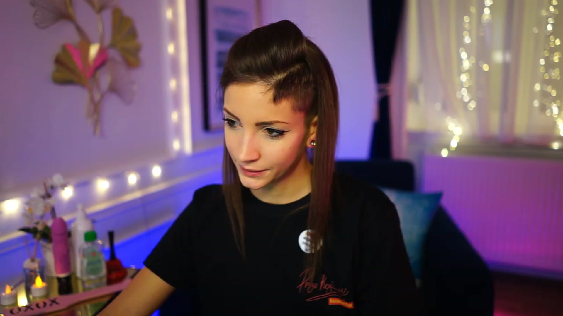 Gallery image thumbnail from Kend_dall's myfreecams stream on, 12/05/2022, 14:19 image 9 of 20