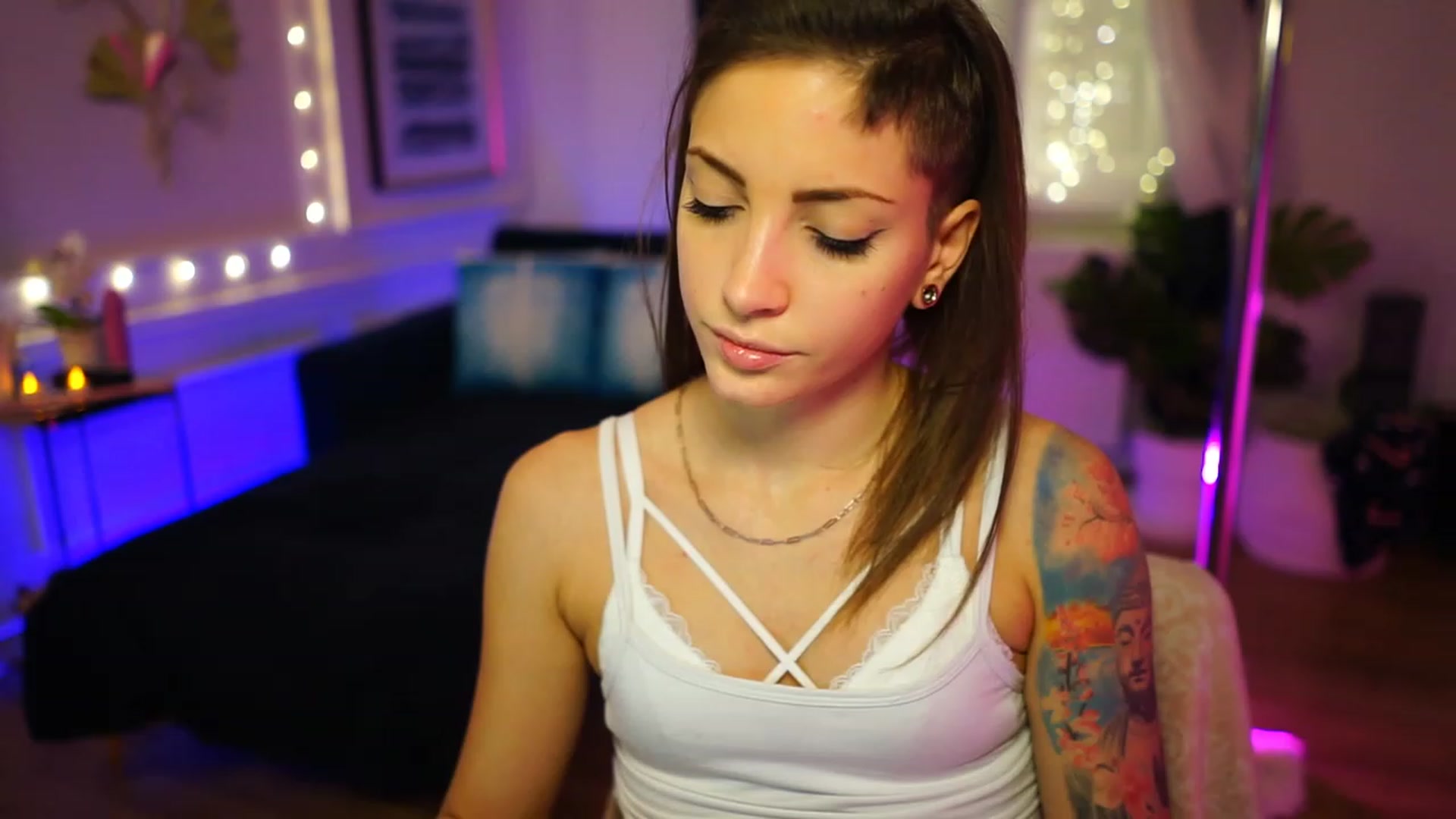 Gallery image thumbnail from Kend_dall's myfreecams stream on, 12/06/2022, 08:41 image 4 of 20