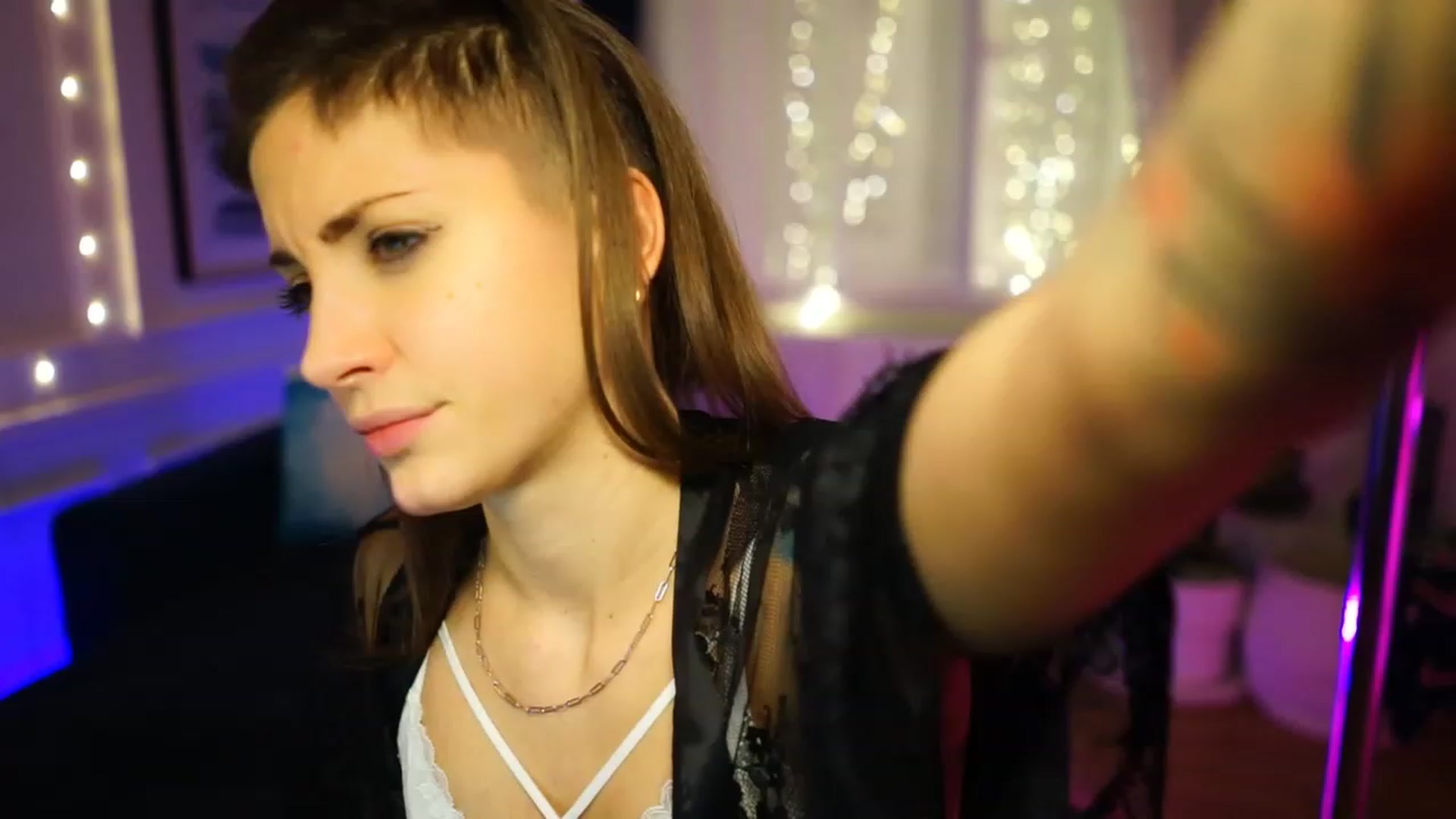 Gallery image thumbnail from Kend_dall's myfreecams stream on, 12/06/2022, 10:42 image 7 of 20