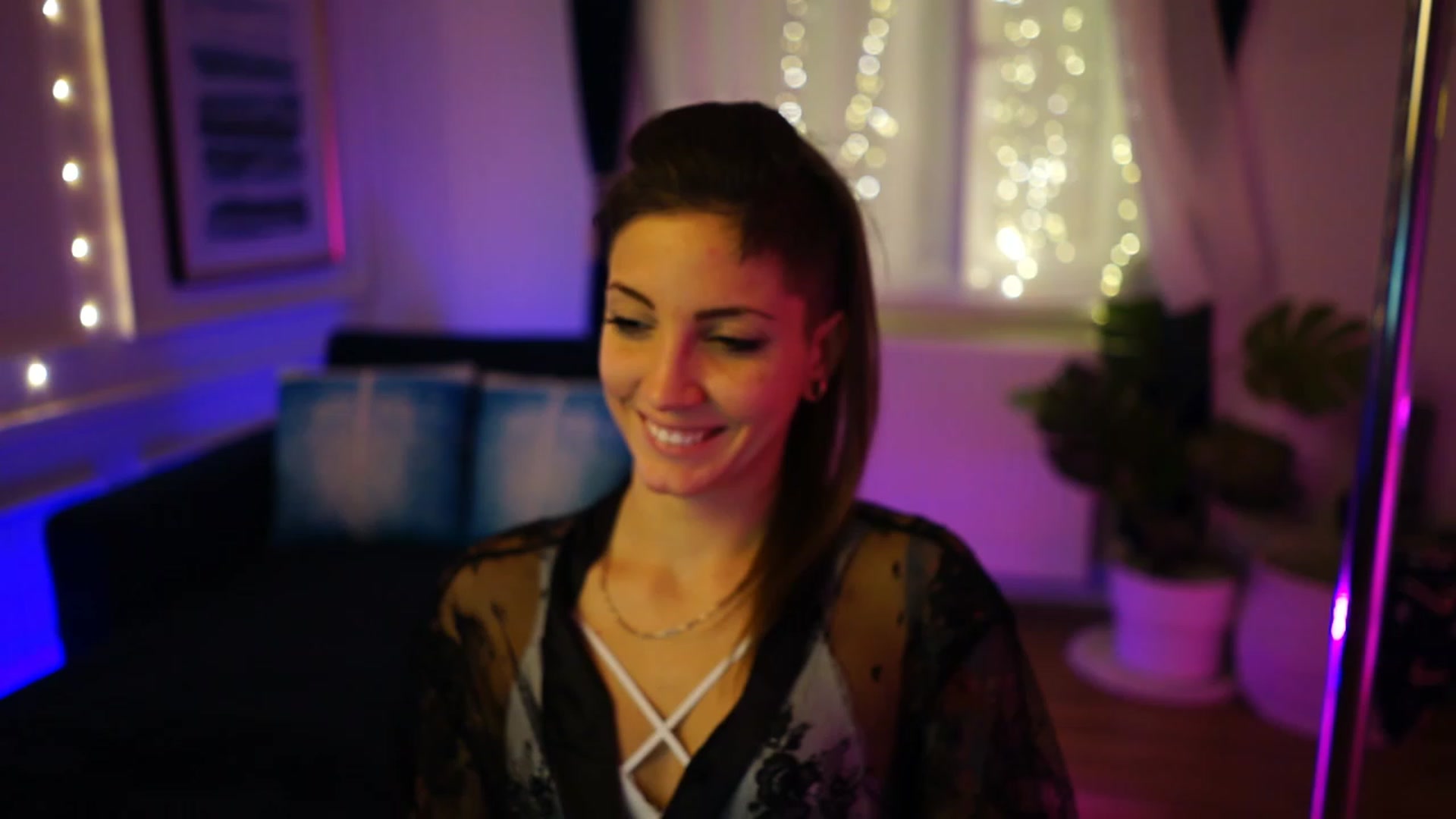 Gallery image thumbnail from Kend_dall's myfreecams stream on, 12/06/2022, 10:42 image 13 of 20