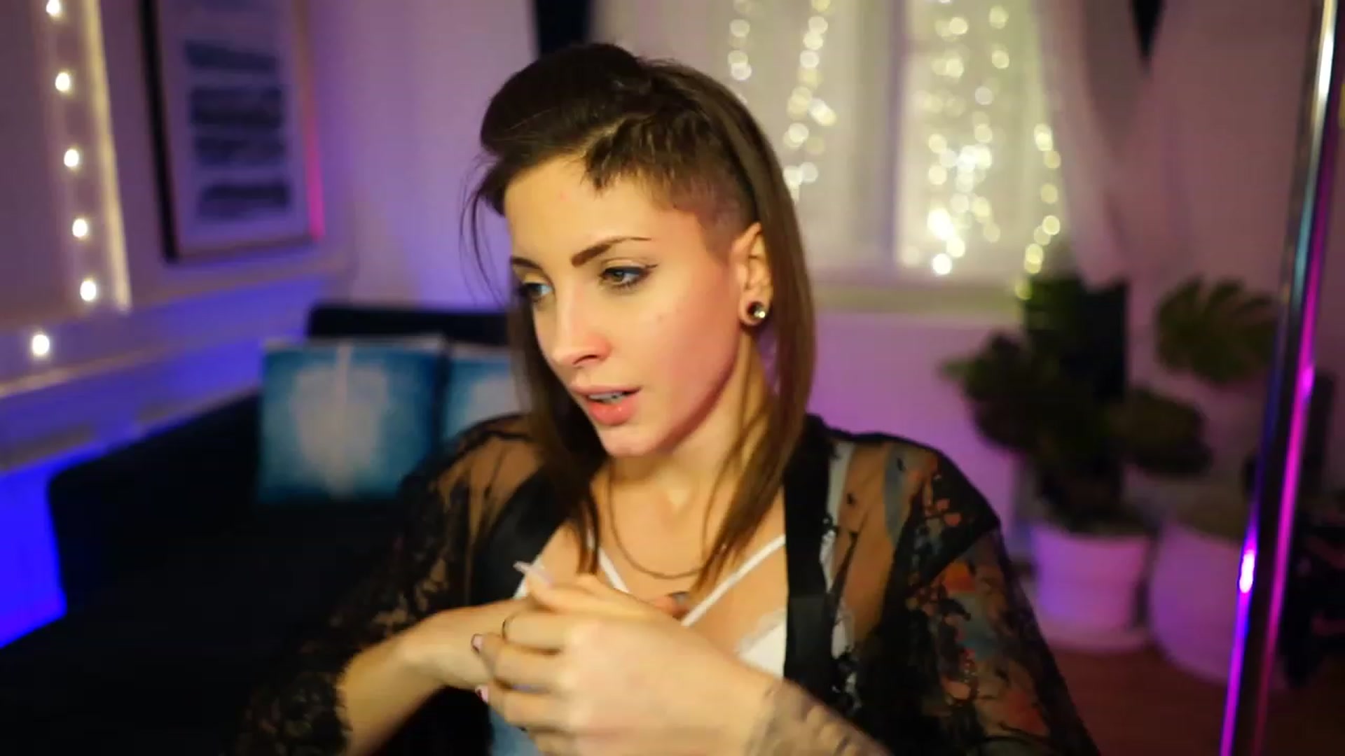 Gallery image thumbnail from Kend_dall's myfreecams stream on, 12/06/2022, 10:42 image 3 of 20