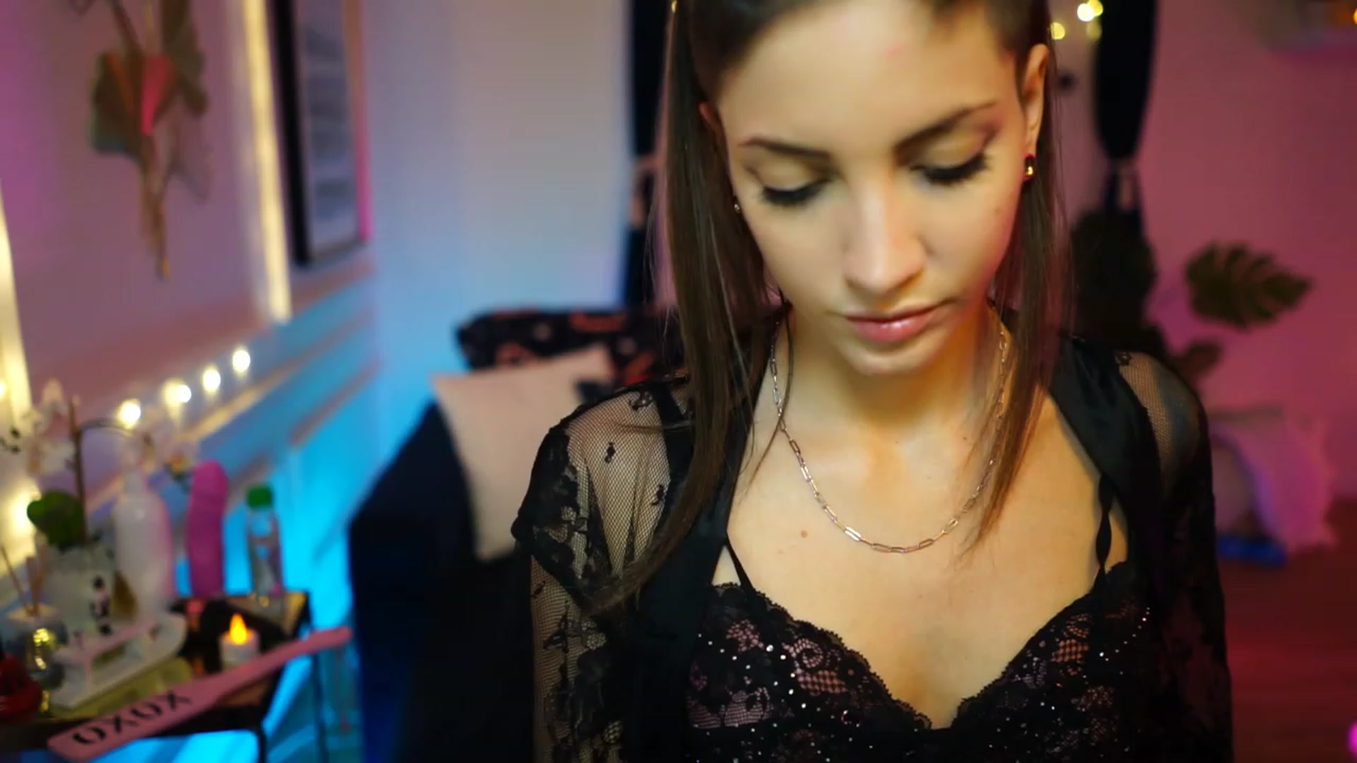 Gallery image thumbnail from Kend_dall's myfreecams stream on, 12/08/2022, 18:34 image 1 of 20