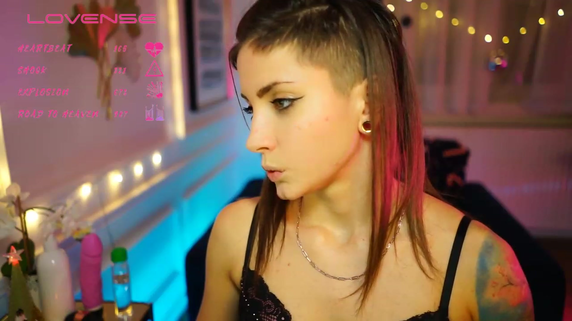 Gallery image thumbnail from Kend_dall's myfreecams stream on, 12/08/2022, 18:34 image 20 of 20