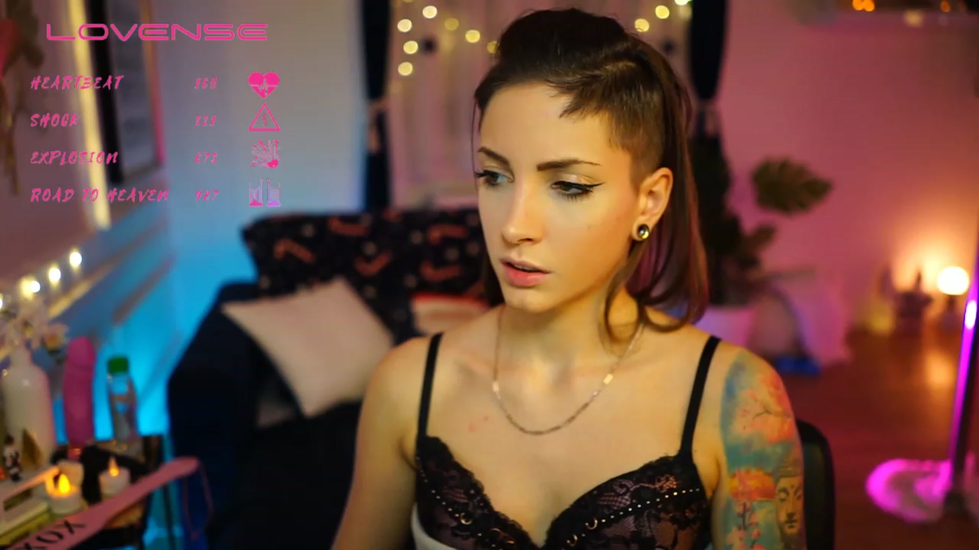 Gallery image thumbnail from Kend_dall's myfreecams stream on, 12/08/2022, 19:50 image 2 of 20