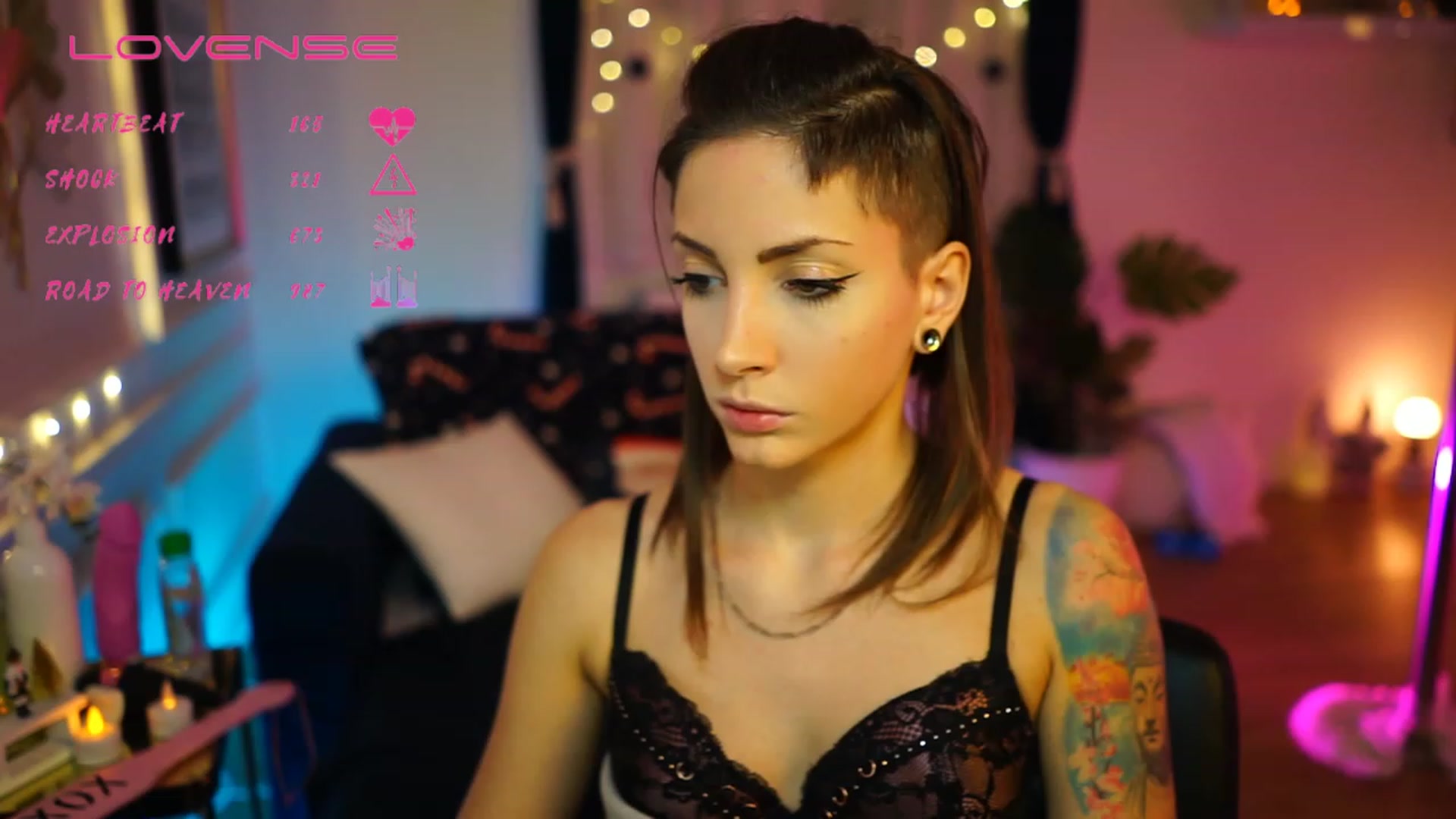 Gallery image thumbnail from Kend_dall's myfreecams stream on, 12/08/2022, 19:50 image 3 of 20