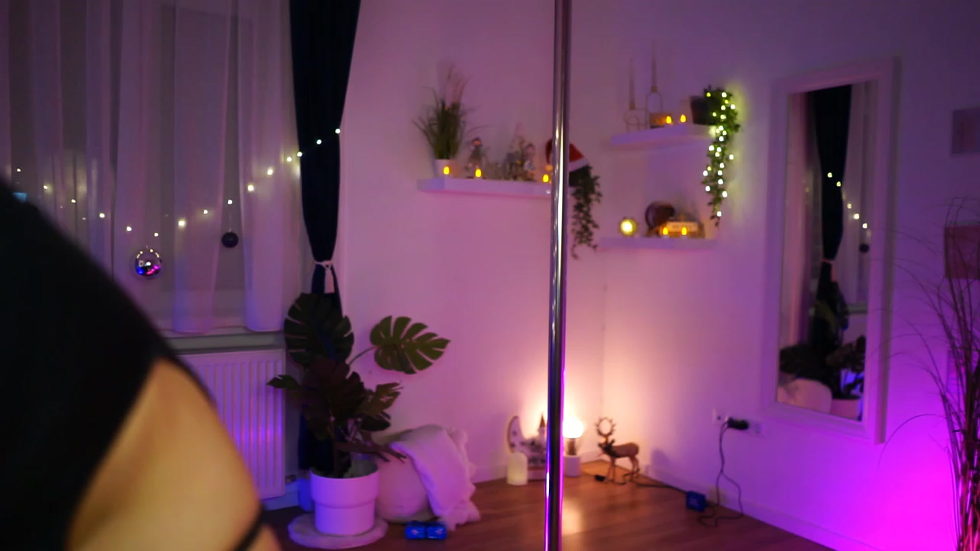 Gallery image thumbnail from Kend_dall's myfreecams stream on, 12/09/2022, 17:17 image 1 of 20