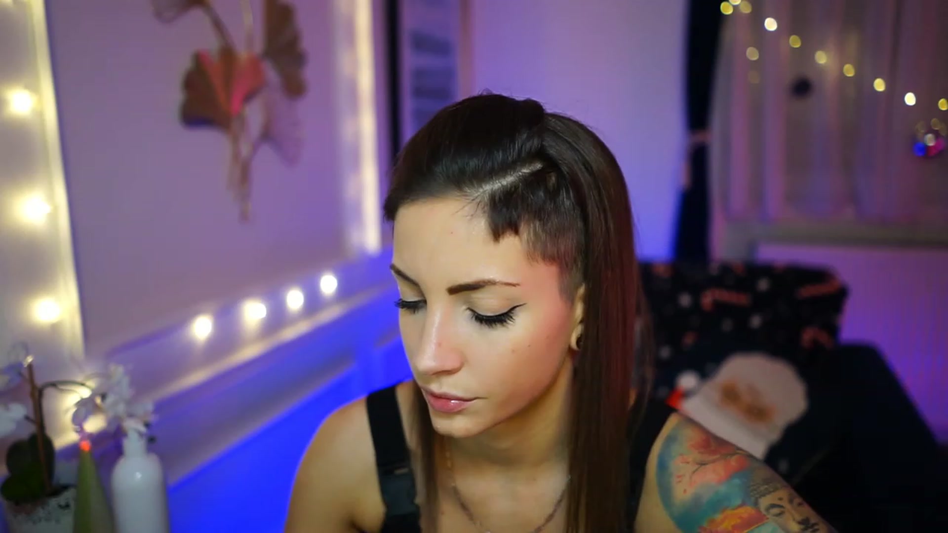 Gallery image thumbnail from Kend_dall's myfreecams stream on, 12/09/2022, 17:17 image 3 of 20