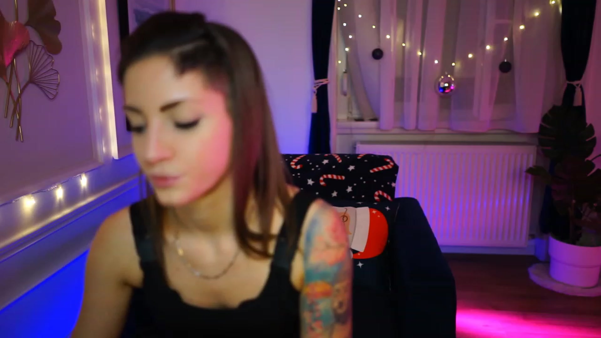 Gallery image thumbnail from Kend_dall's myfreecams stream on, 12/09/2022, 17:17 image 11 of 20