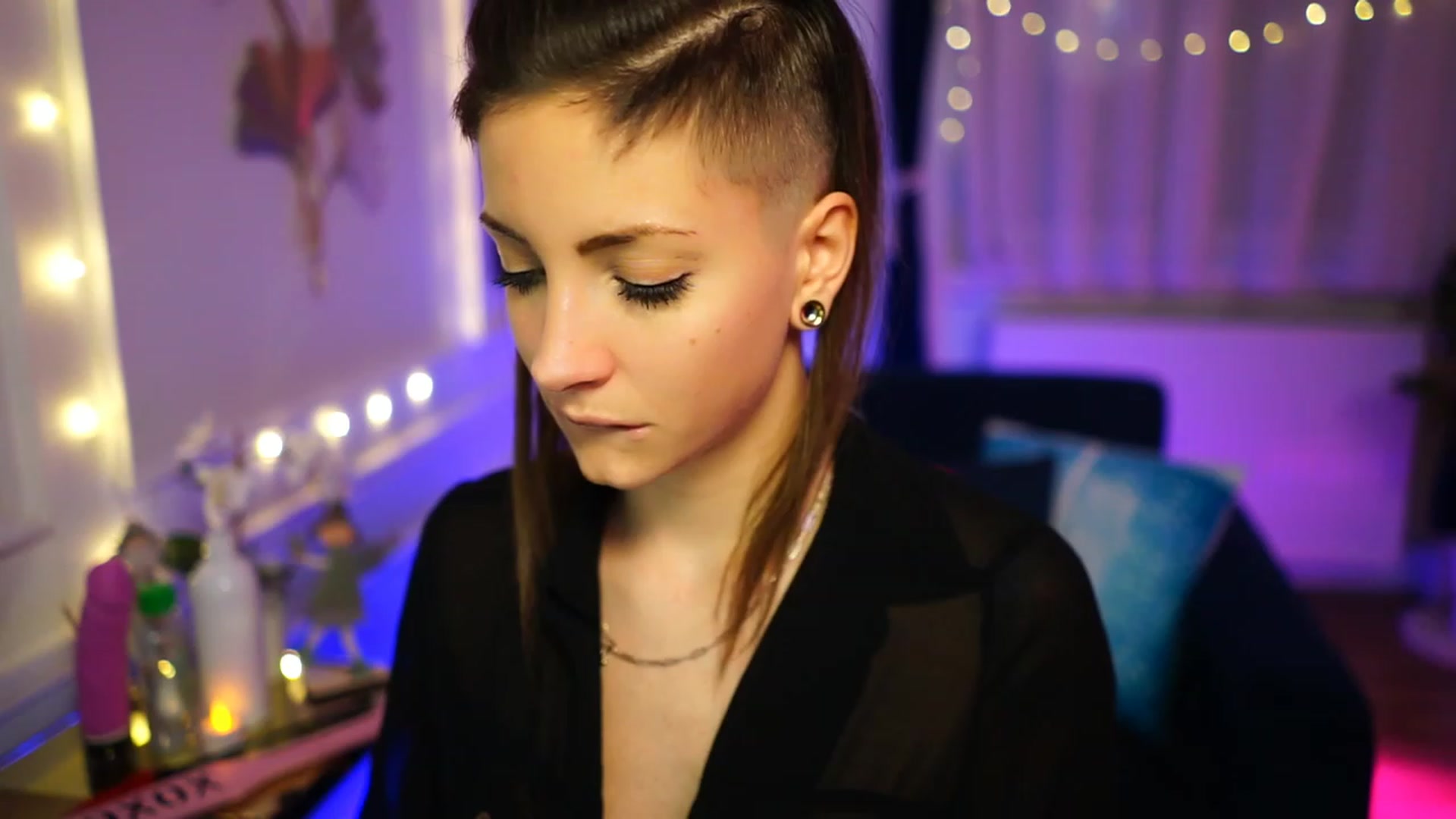 Gallery image thumbnail from Kend_dall's myfreecams stream on, 12/11/2022, 22:13 image 7 of 20