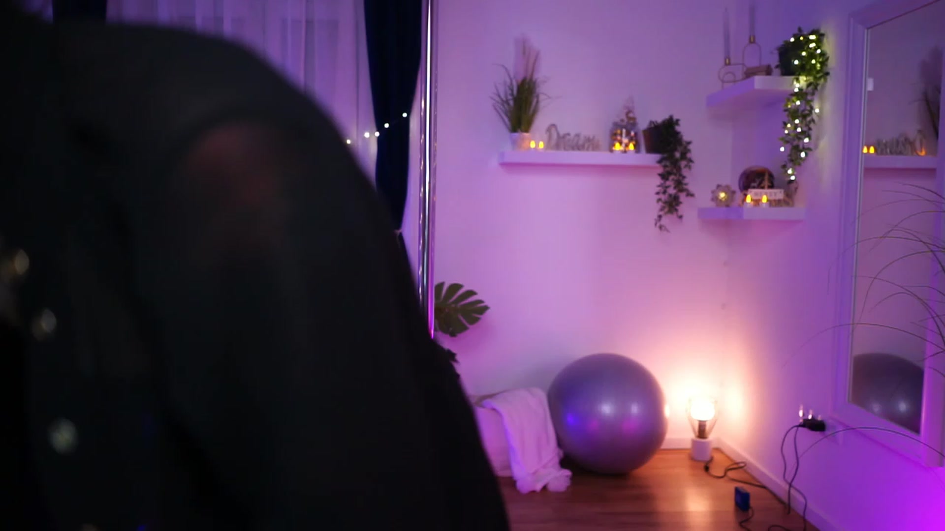 Gallery image thumbnail from Kend_dall's myfreecams stream on, 12/11/2022, 22:13 image 1 of 20