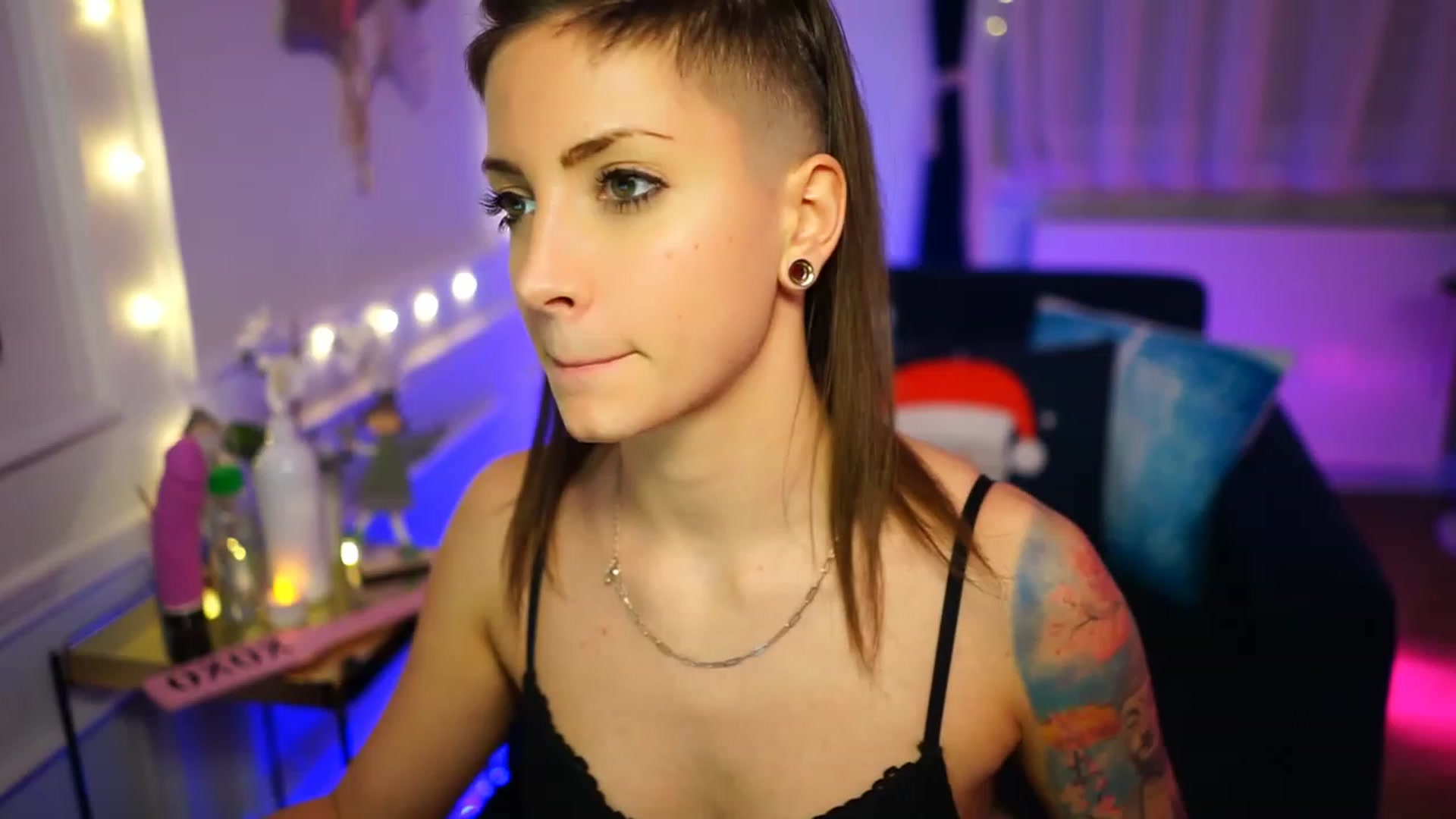 Gallery image thumbnail from Kend_dall's myfreecams stream on, 12/11/2022, 22:24 image 9 of 20