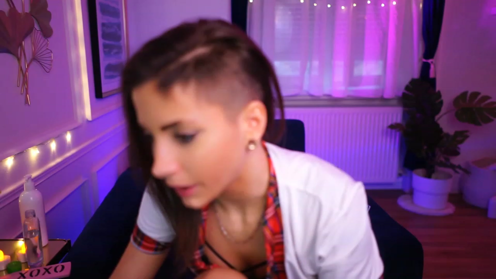Gallery image thumbnail from Kend_dall's myfreecams stream on, 12/21/2022, 07:56 image 13 of 20
