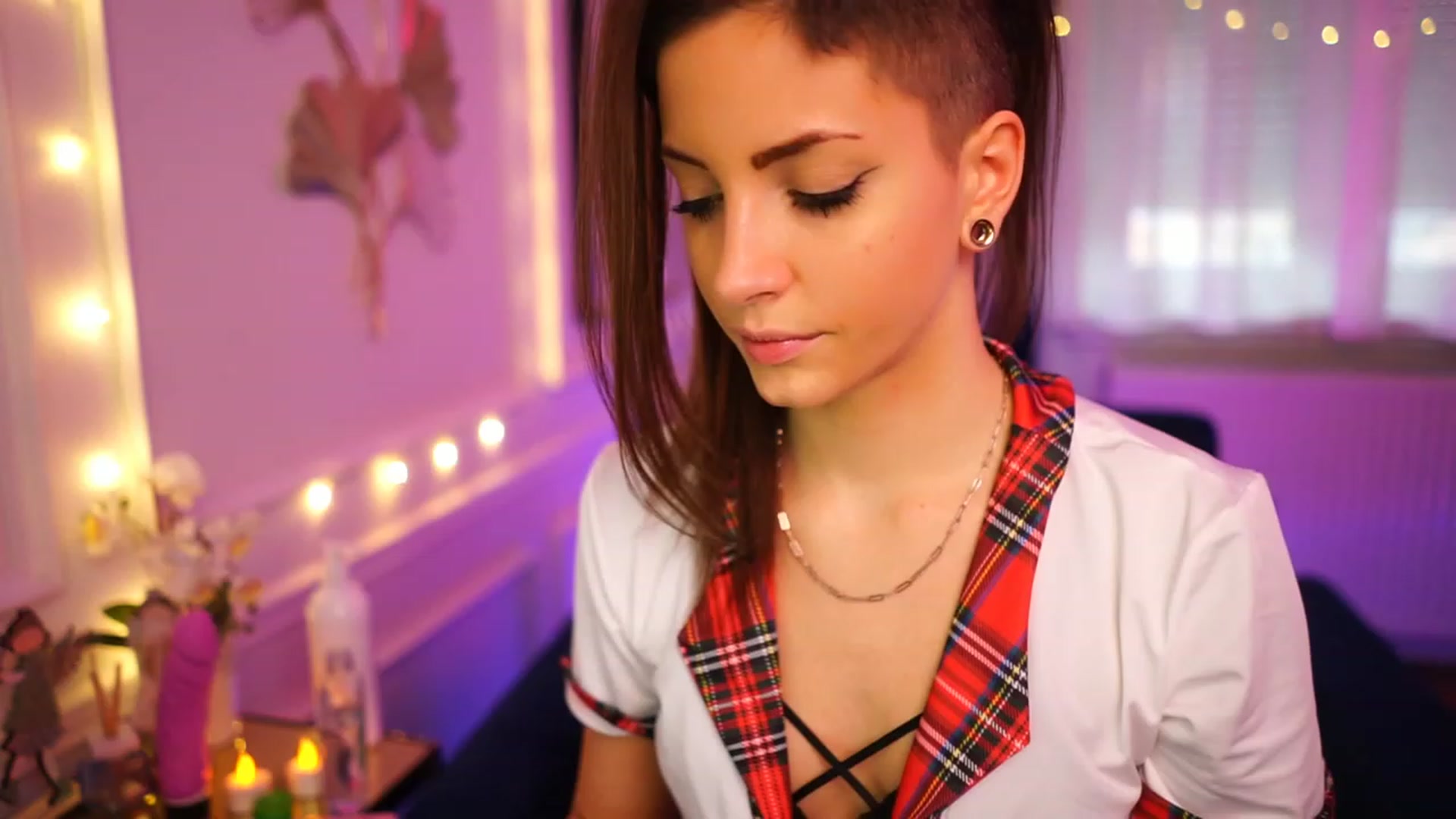 Gallery image thumbnail from Kend_dall's myfreecams stream on, 12/21/2022, 11:32 image 3 of 20