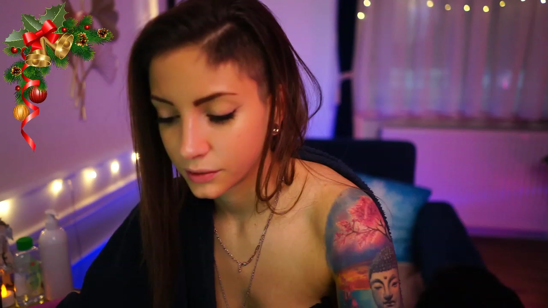 Gallery image thumbnail from Kend_dall's myfreecams stream on, 12/22/2022, 07:43 image 13 of 20