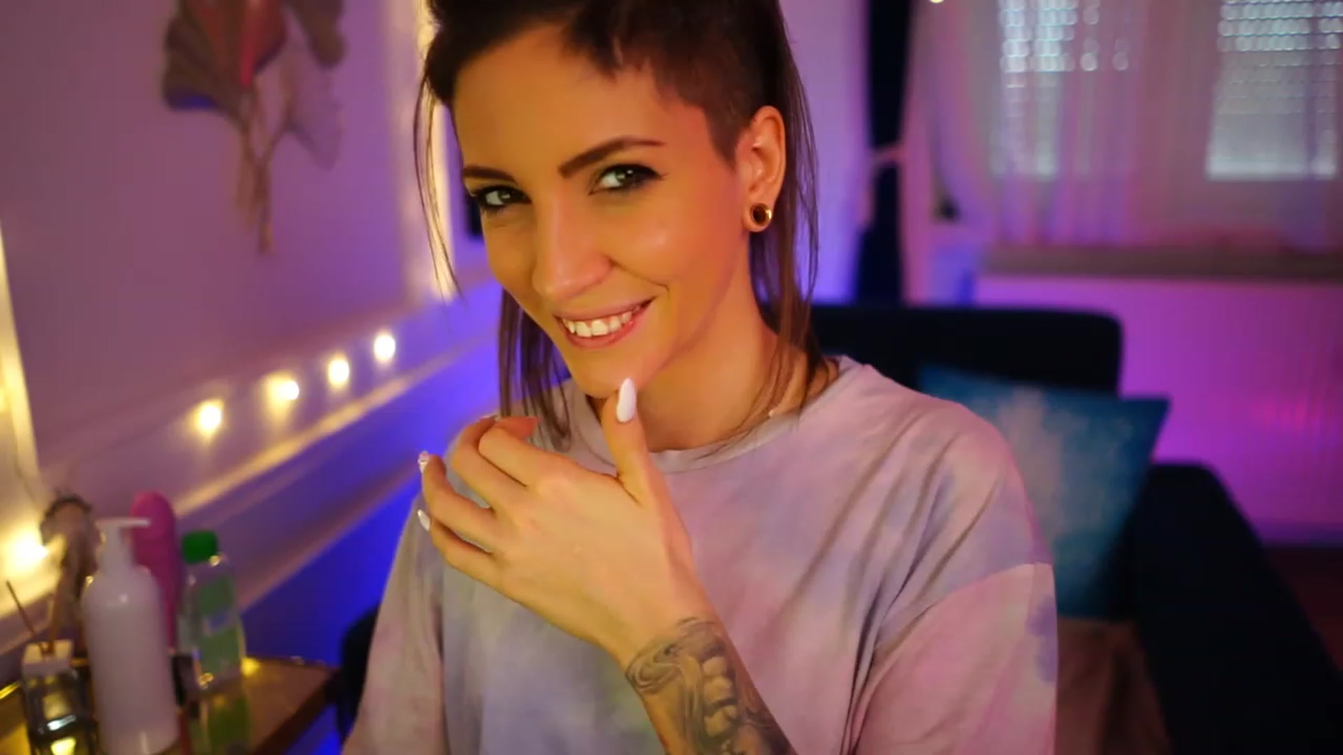 Gallery image thumbnail from Kend_dall's myfreecams stream on, 12/28/2022, 11:42 image 11 of 20
