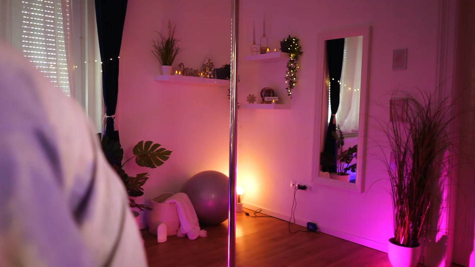 Gallery image thumbnail from Kend_dall's myfreecams stream on, 12/28/2022, 11:42 image 5 of 20