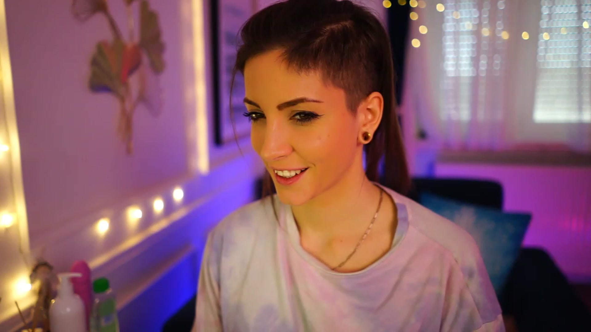 Gallery image thumbnail from Kend_dall's myfreecams stream on, 12/28/2022, 11:42 image 3 of 20