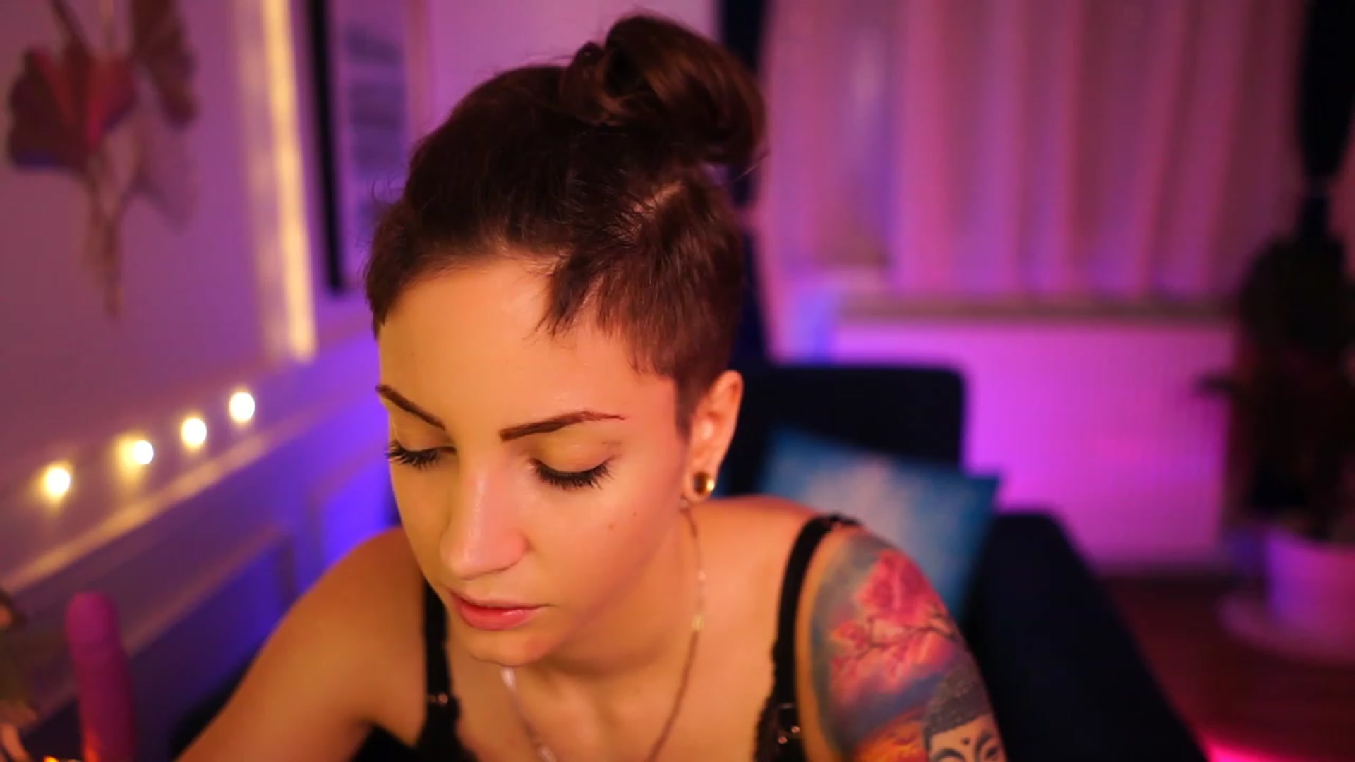 Gallery image thumbnail from Kend_dall's myfreecams stream on, 12/30/2022, 11:58 image 1 of 20