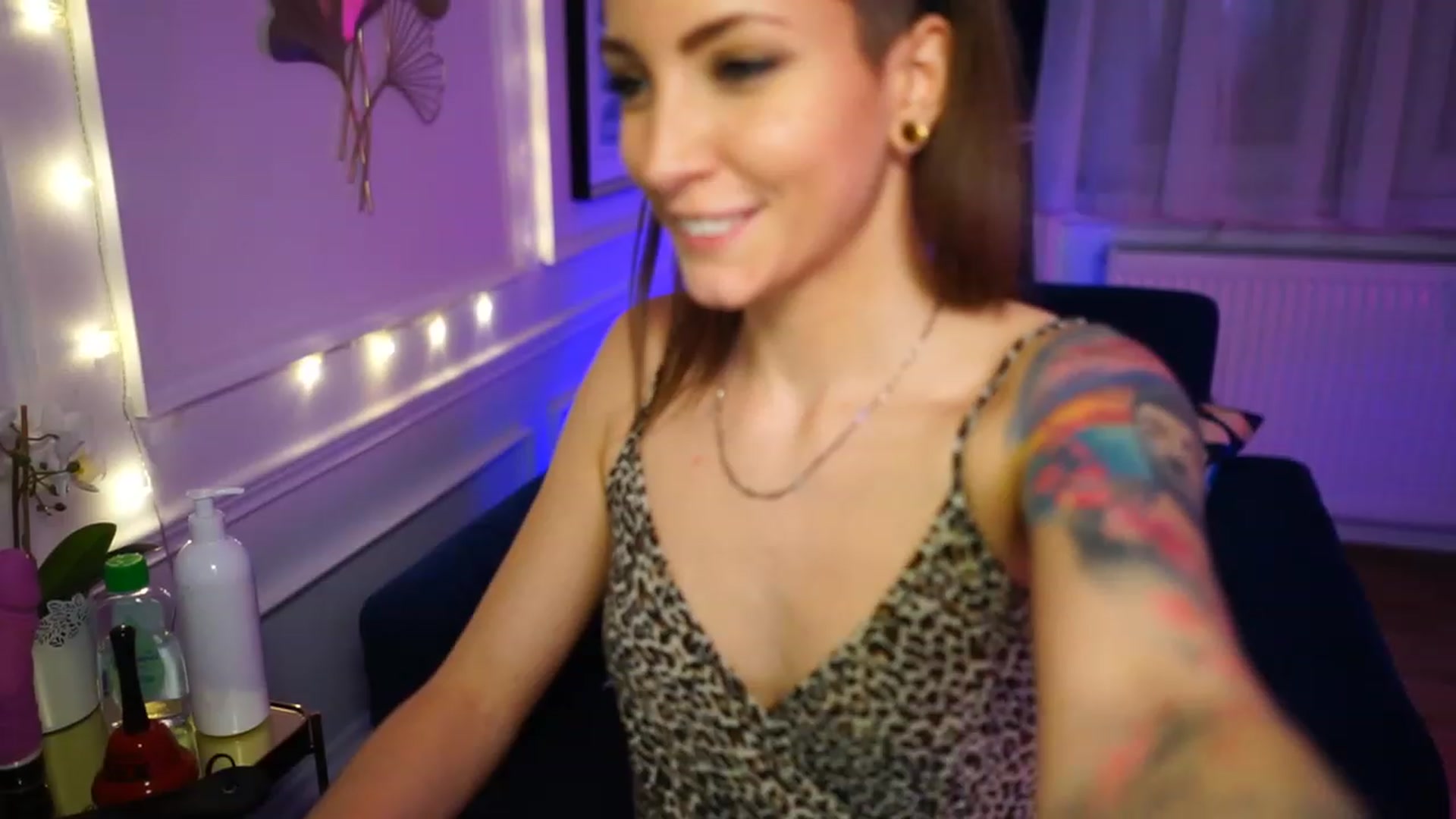 Gallery image thumbnail from Kend_dall's myfreecams stream on, 01/02/2023, 19:41 image 10 of 20