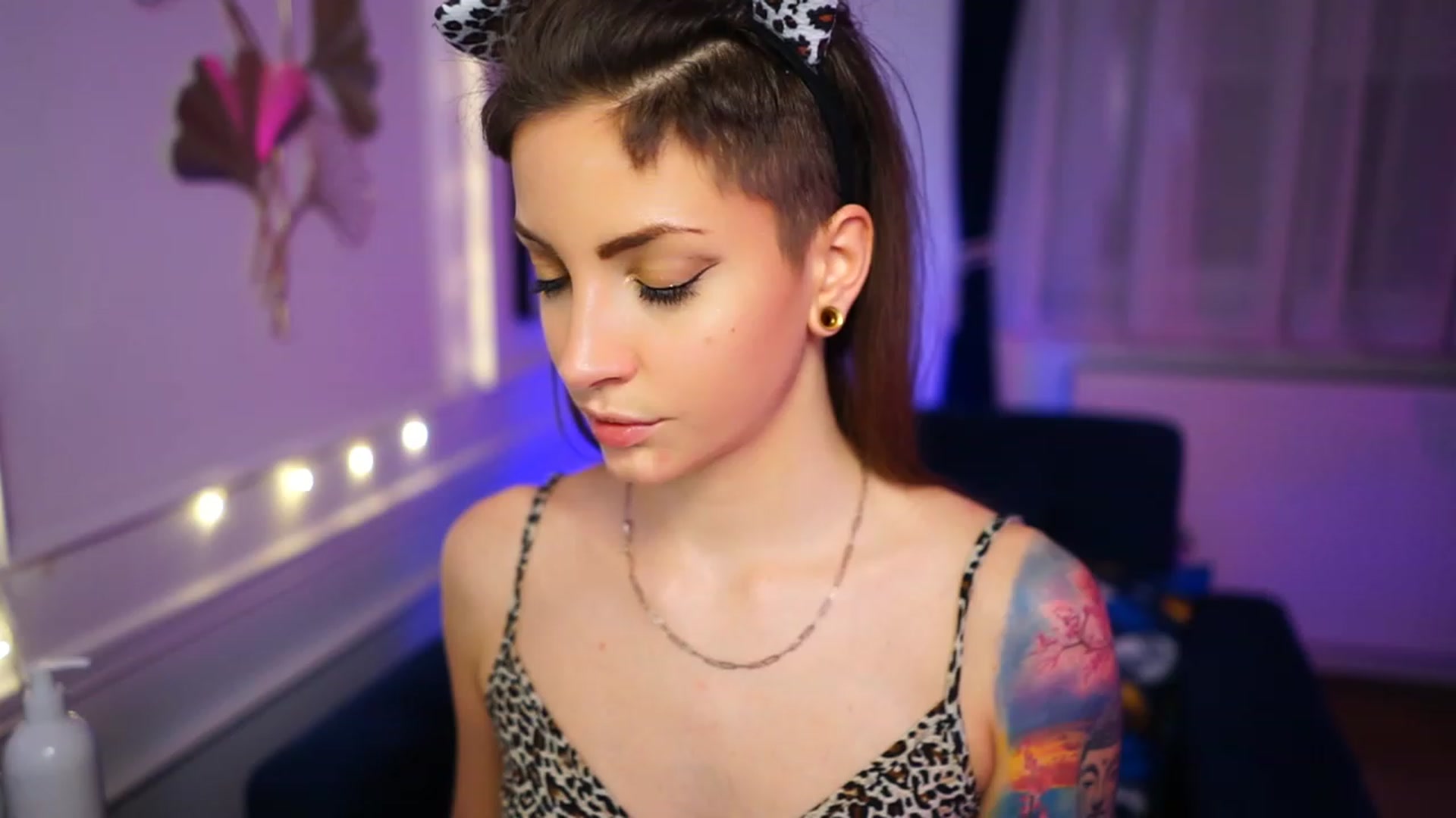 Gallery image thumbnail from Kend_dall's myfreecams stream on, 01/02/2023, 22:50 image 14 of 20
