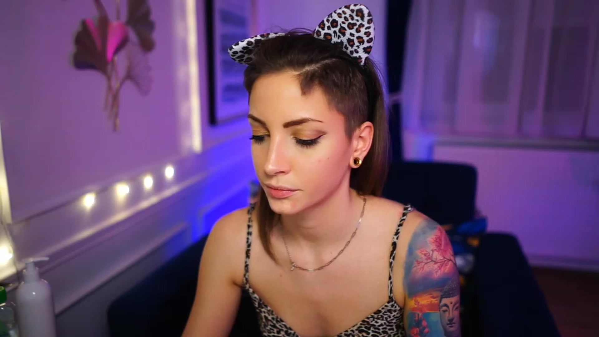 Gallery image thumbnail from Kend_dall's myfreecams stream on, 01/02/2023, 22:50 image 2 of 20