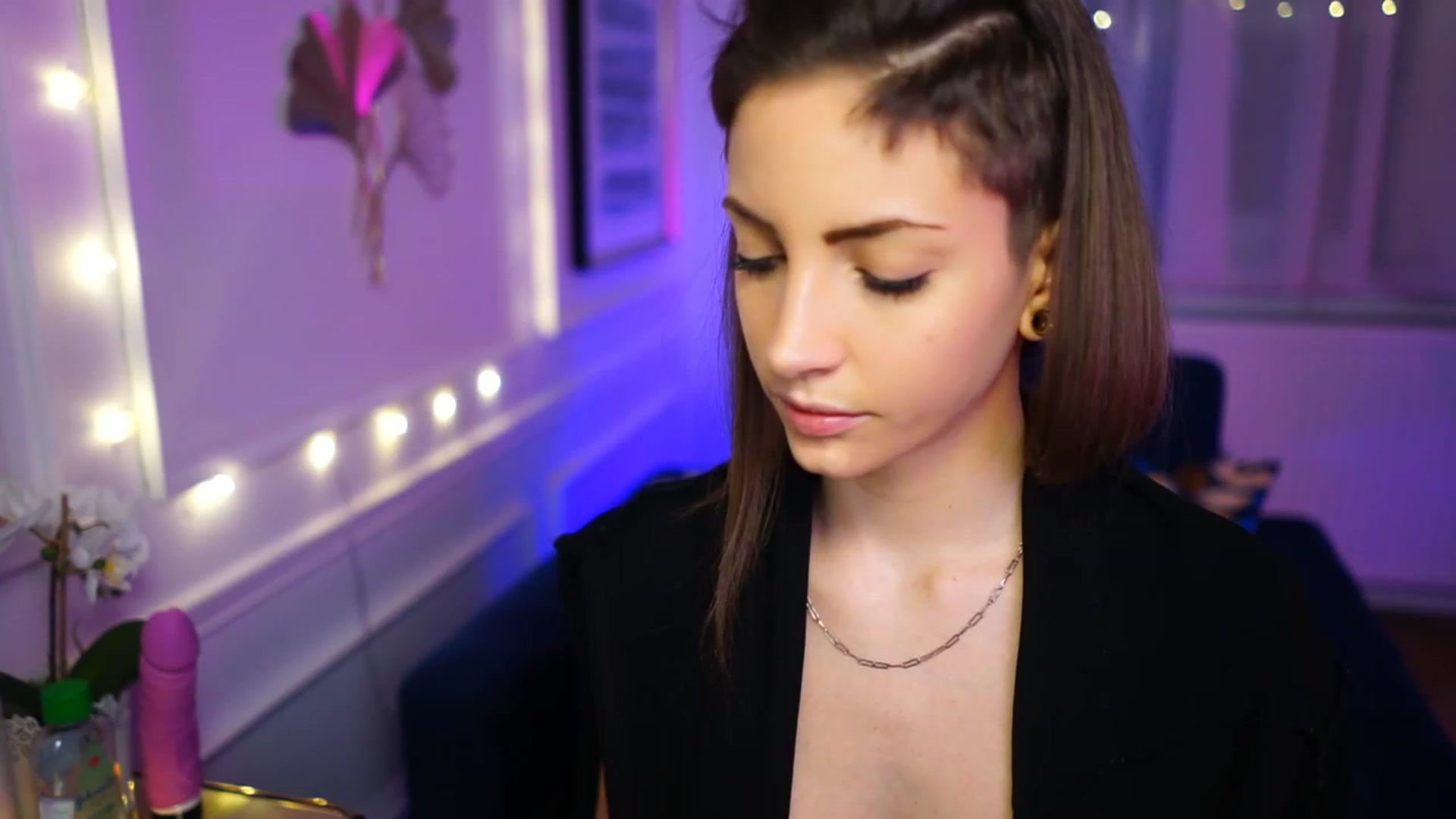Gallery image thumbnail from Kend_dall's myfreecams stream on, 01/03/2023, 19:44 image 7 of 20