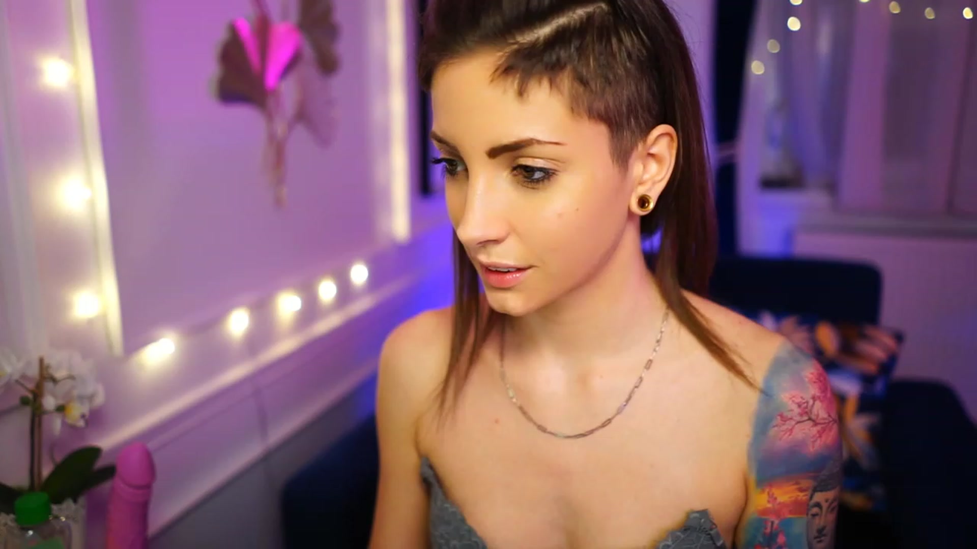 Gallery image thumbnail from Kend_dall's myfreecams stream on, 01/03/2023, 19:44 image 14 of 20