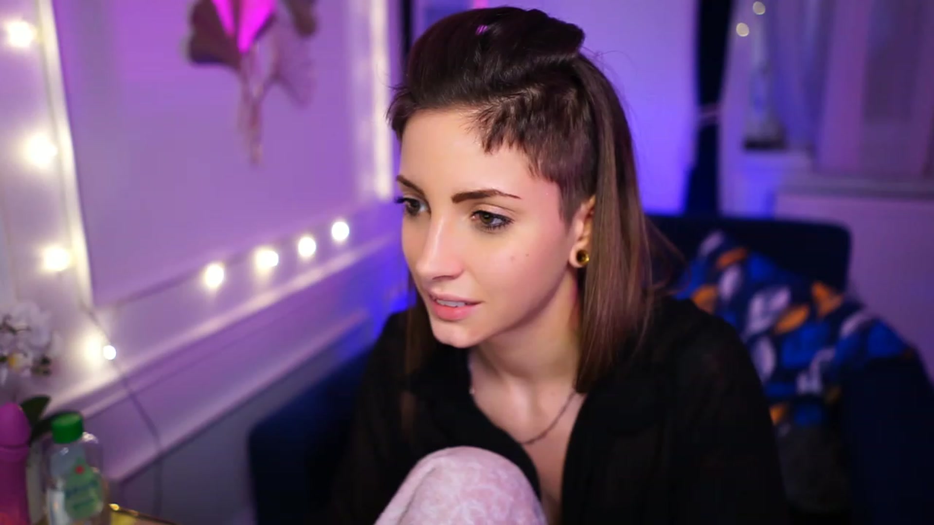 Gallery image thumbnail from Kend_dall's myfreecams stream on, 01/03/2023, 22:09 image 10 of 20