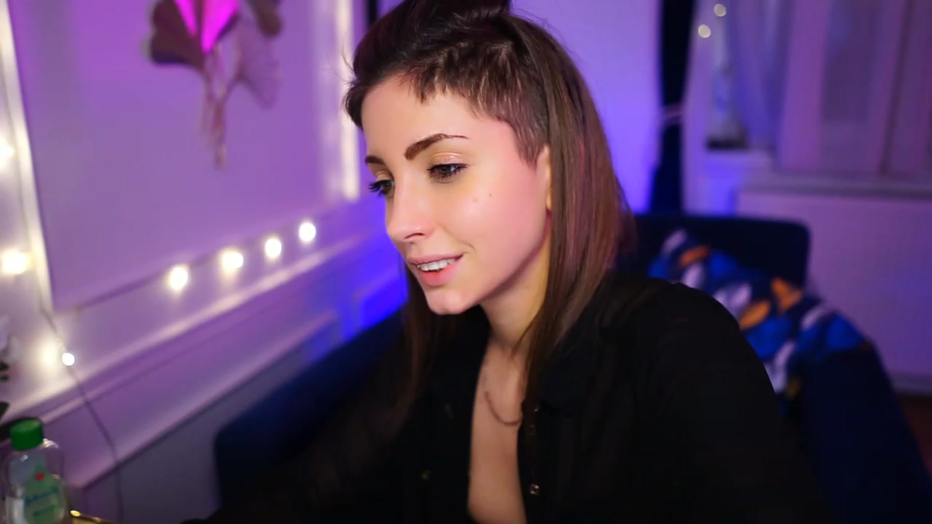 Gallery image thumbnail from Kend_dall's myfreecams stream on, 01/03/2023, 22:09 image 13 of 20