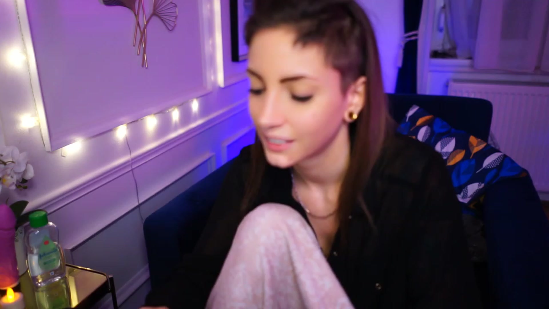 Gallery image thumbnail from Kend_dall's myfreecams stream on, 01/03/2023, 22:09 image 4 of 20