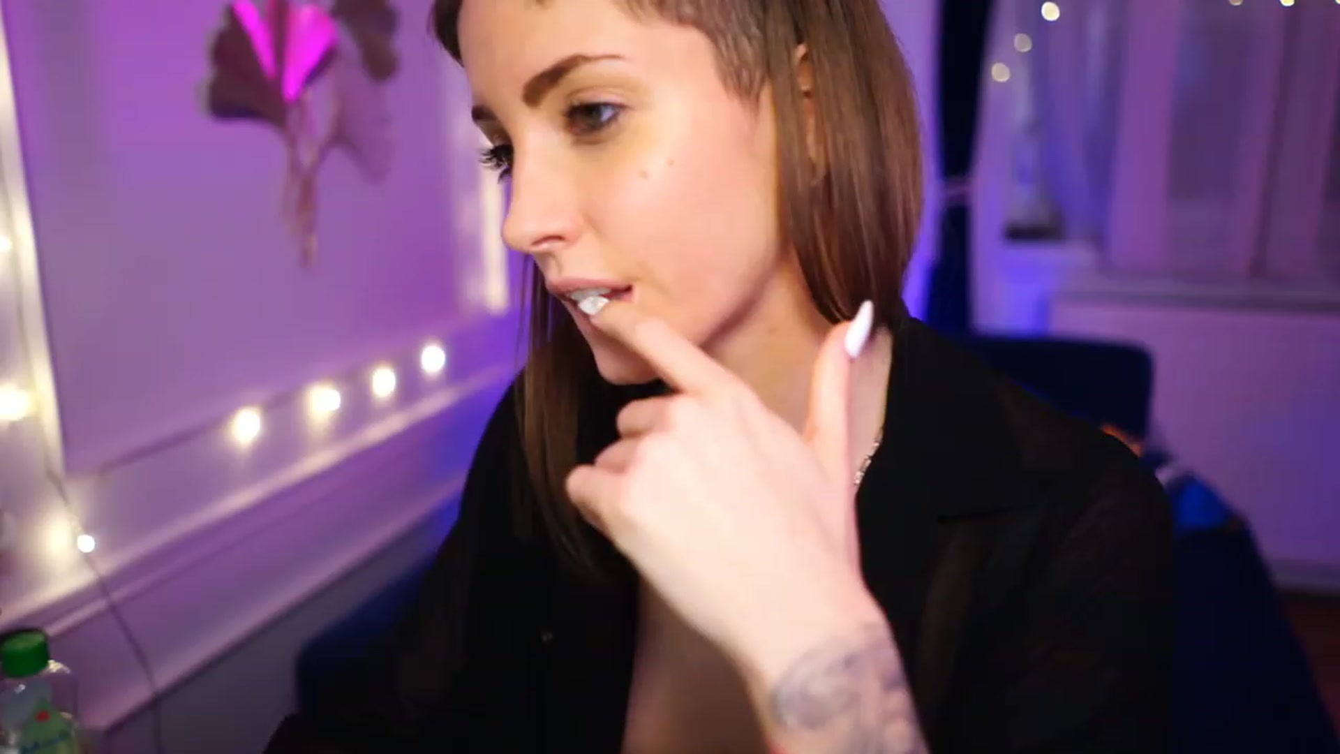 Gallery image thumbnail from Kend_dall's myfreecams stream on, 01/03/2023, 22:09 image 19 of 20