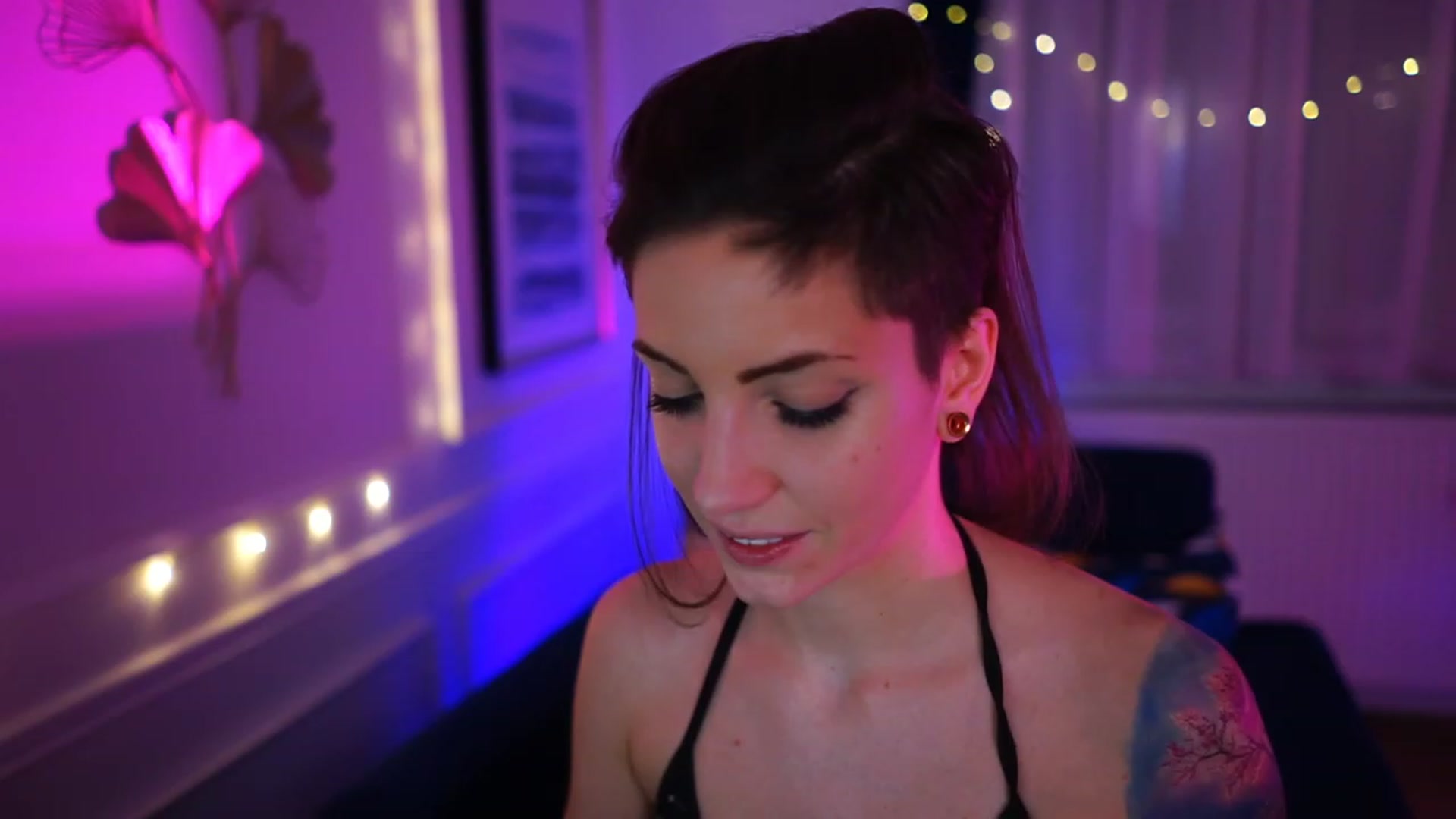 Gallery image thumbnail from Kend_dall's myfreecams stream on, 01/09/2023, 16:36 image 15 of 20