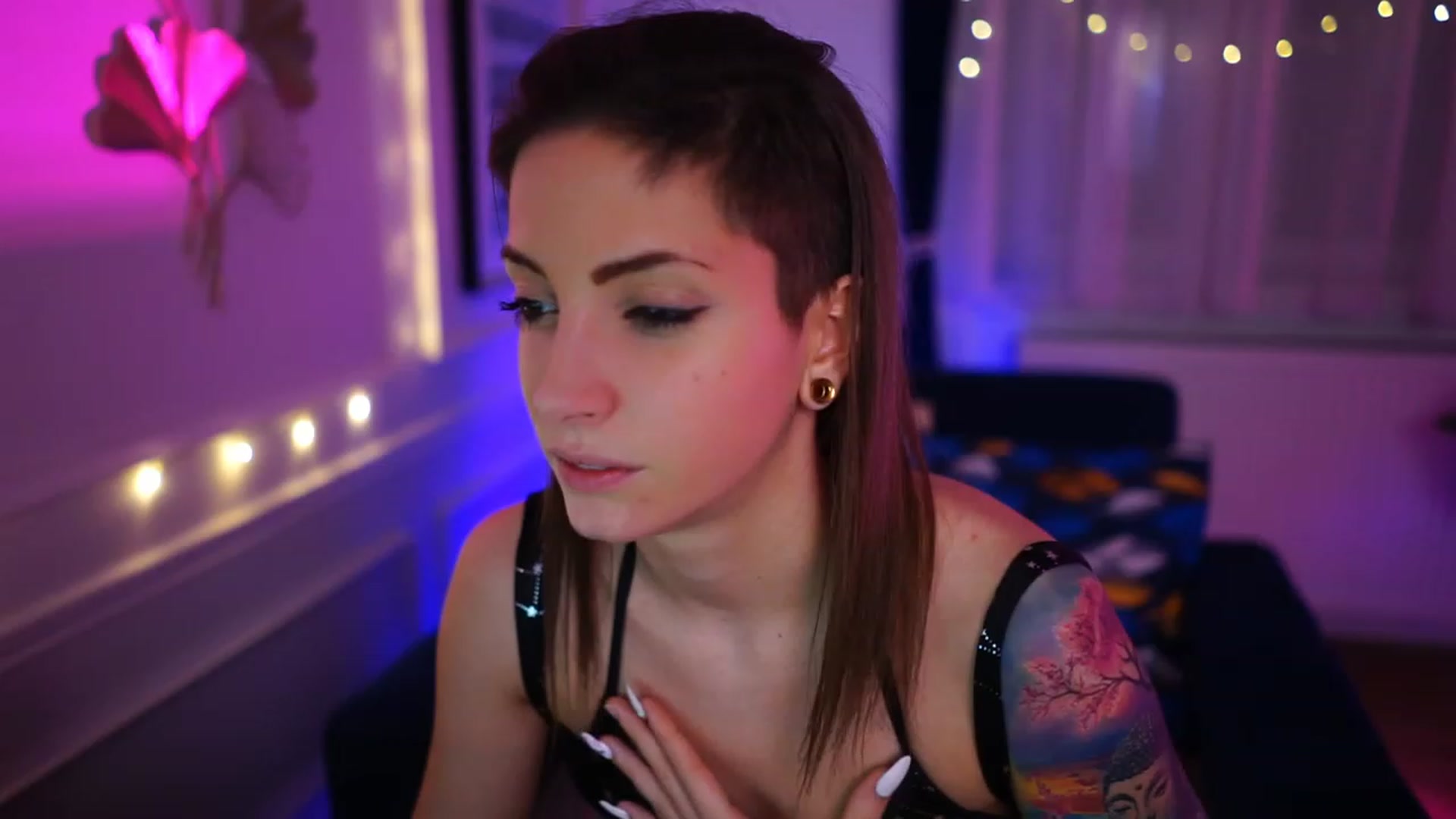Gallery image thumbnail from Kend_dall's myfreecams stream on, 01/09/2023, 16:36 image 5 of 20