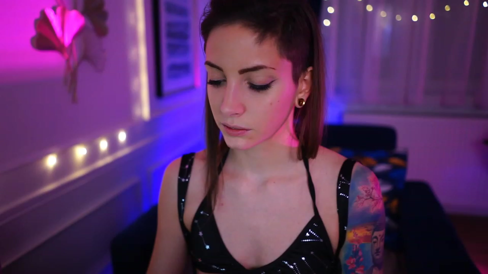 Gallery image thumbnail from Kend_dall's myfreecams stream on, 01/09/2023, 16:36 image 7 of 20