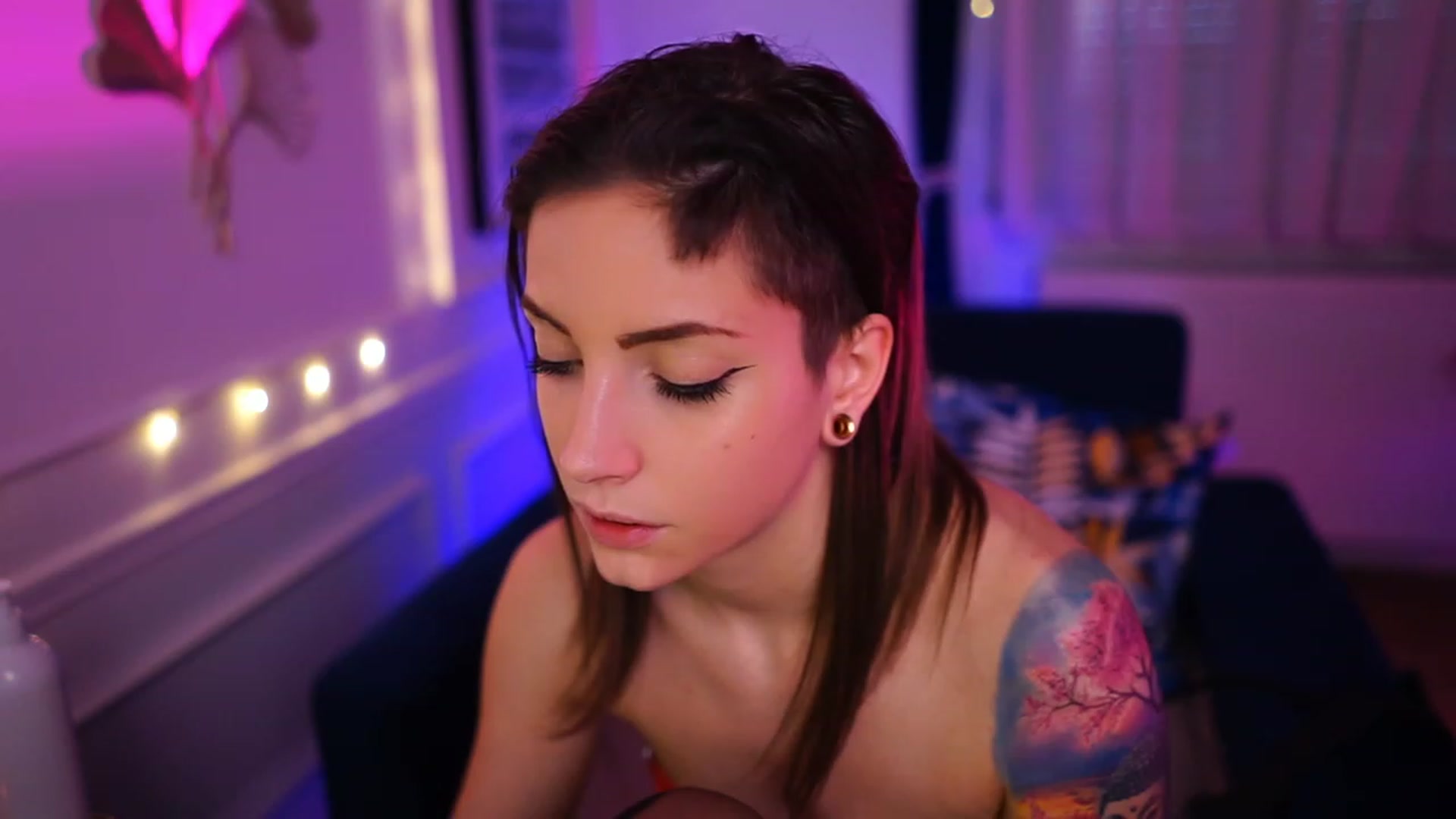 Gallery image thumbnail from Kend_dall's myfreecams stream on, 01/10/2023, 11:57 image 15 of 20