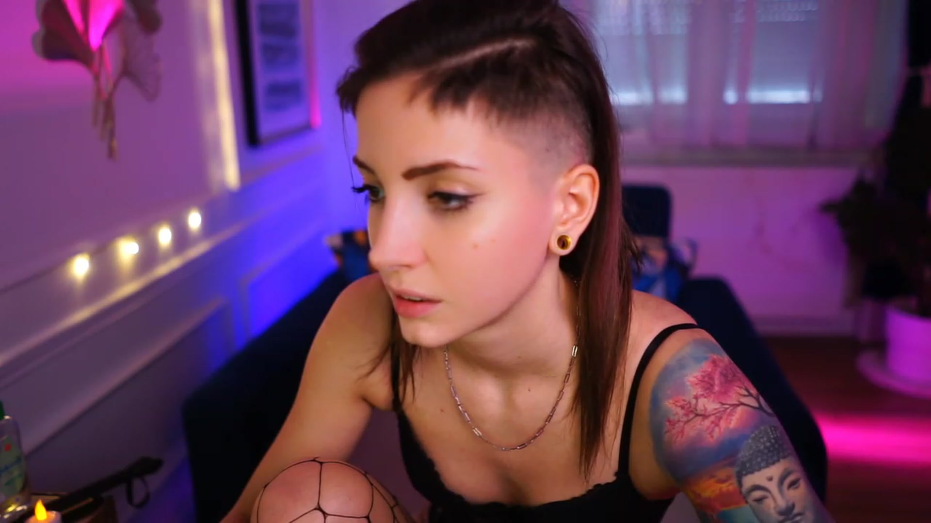 Gallery image thumbnail from Kend_dall's myfreecams stream on, 01/19/2023, 13:27 image 15 of 20