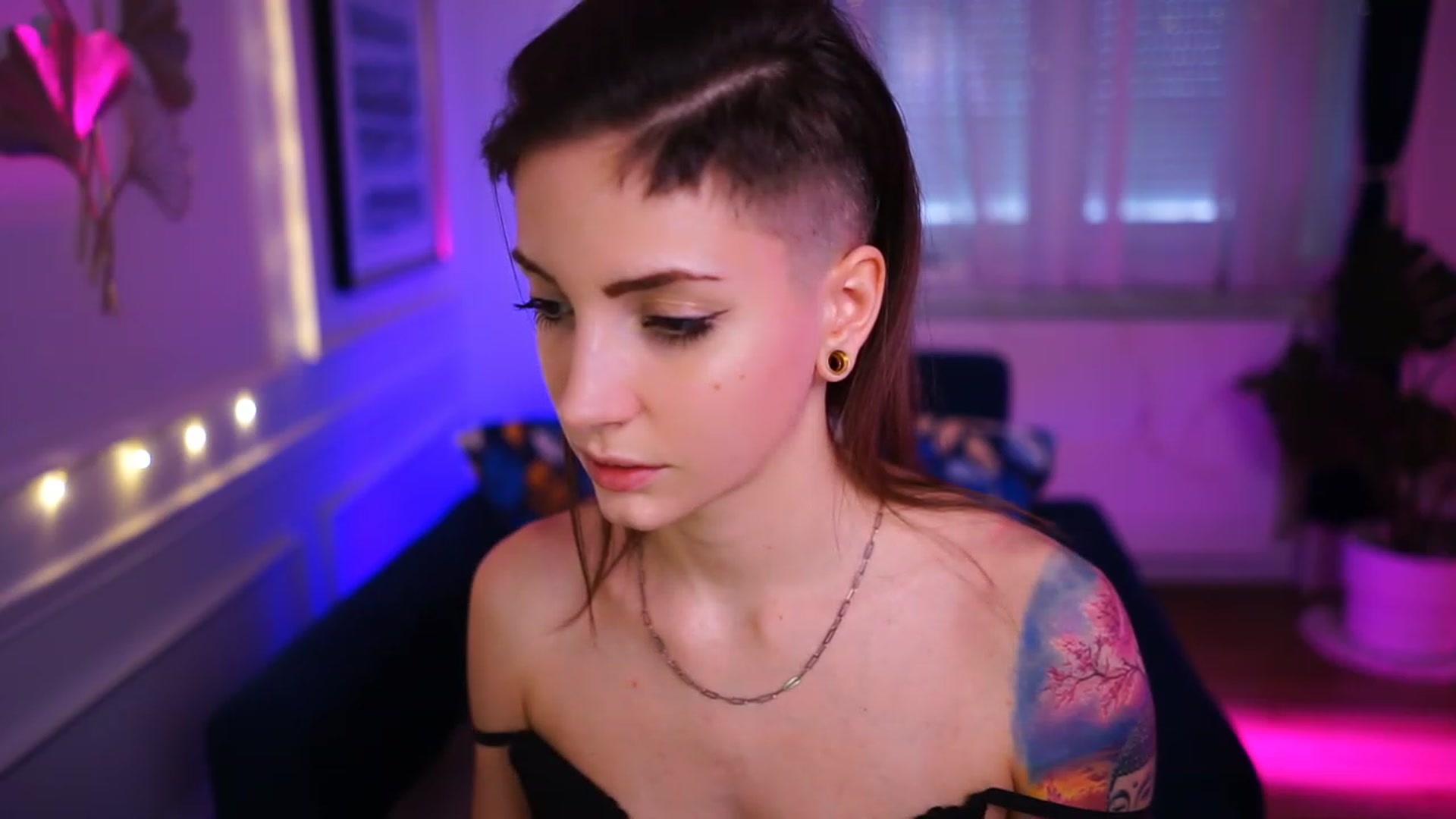 Gallery image thumbnail from Kend_dall's myfreecams stream on, 01/19/2023, 13:27 image 10 of 20