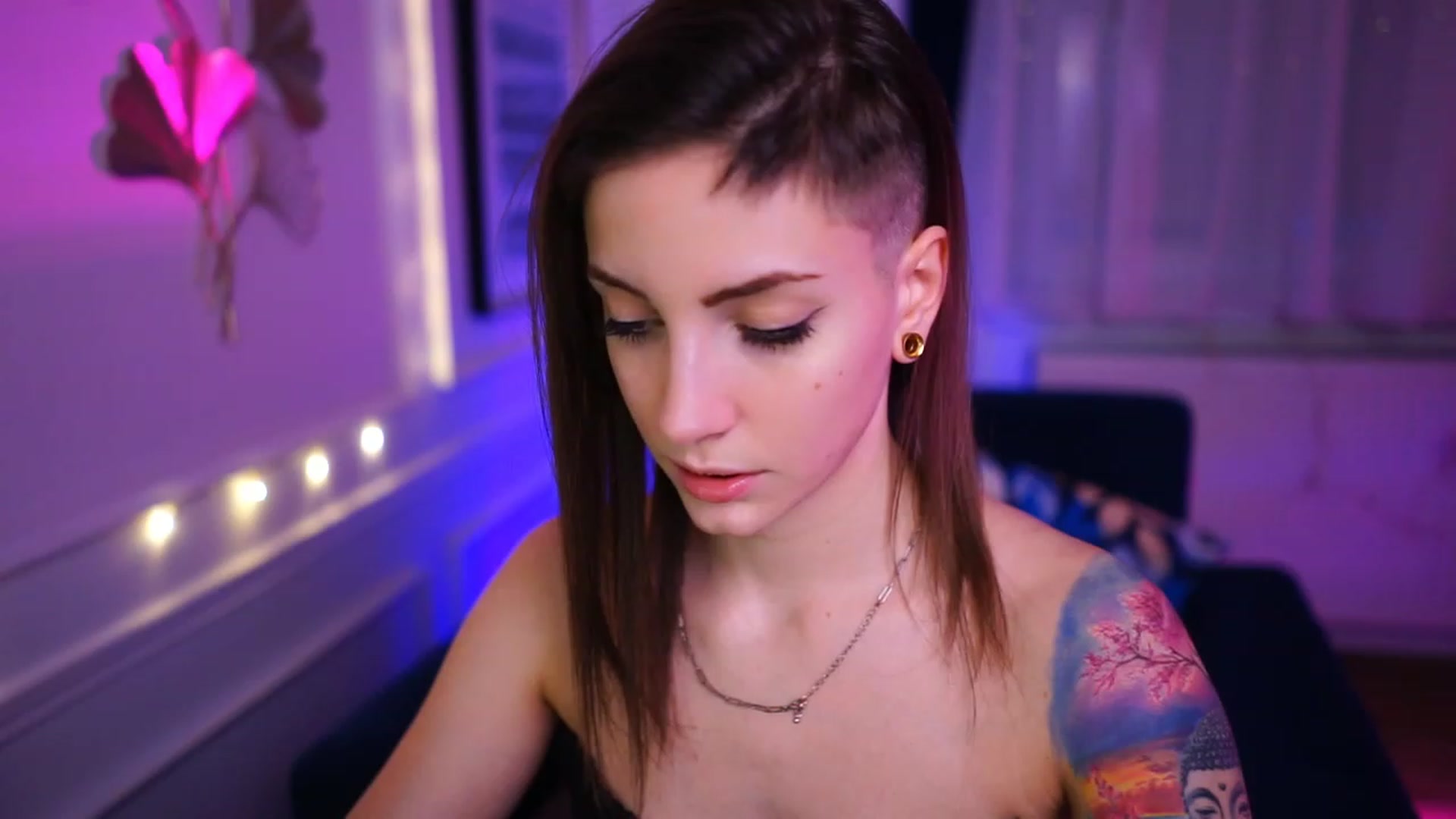 Gallery image thumbnail from Kend_dall's myfreecams stream on, 01/19/2023, 16:33 image 12 of 20