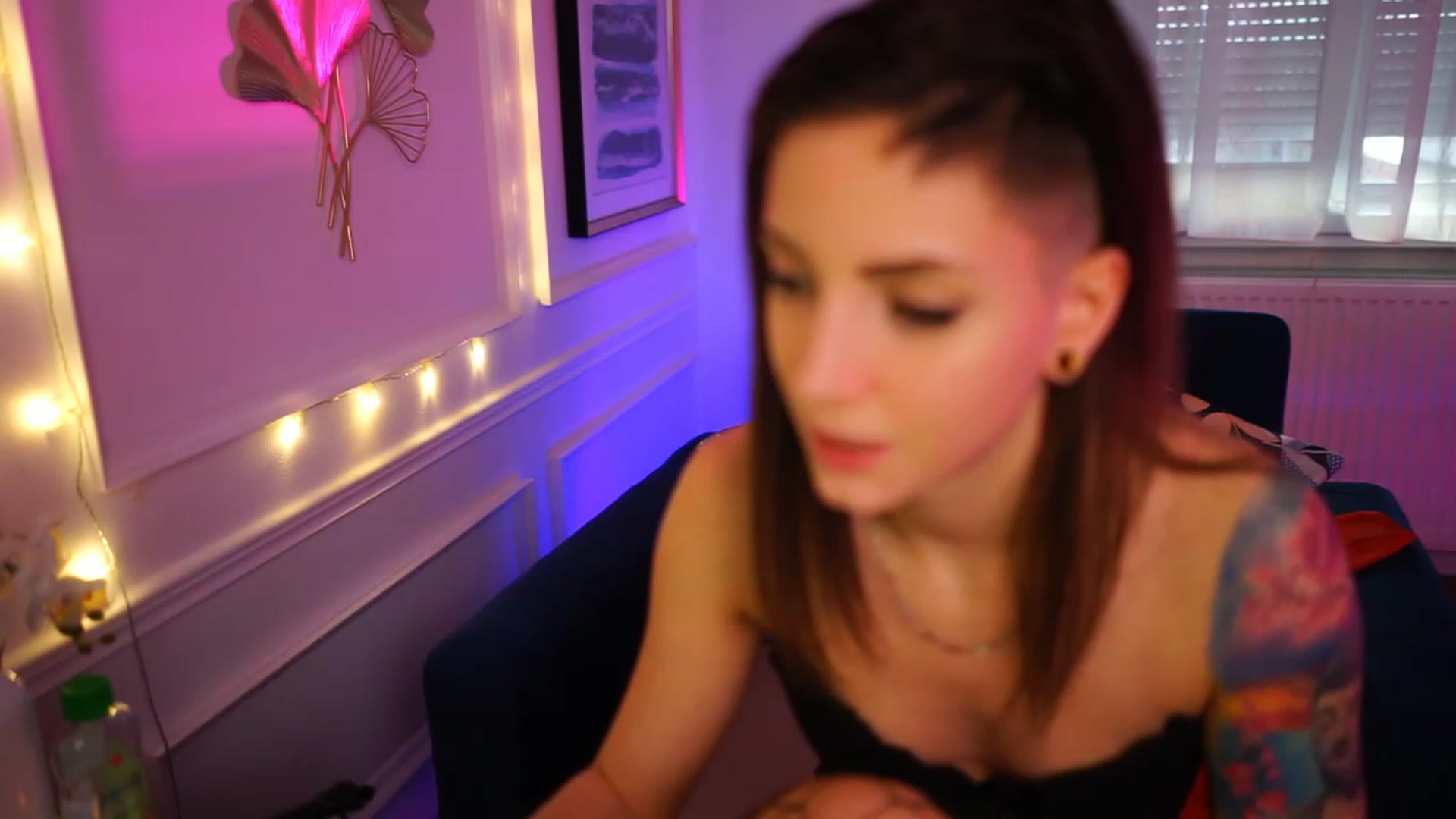 Gallery image thumbnail from Kend_dall's myfreecams stream on, 01/19/2023, 16:33 image 5 of 20