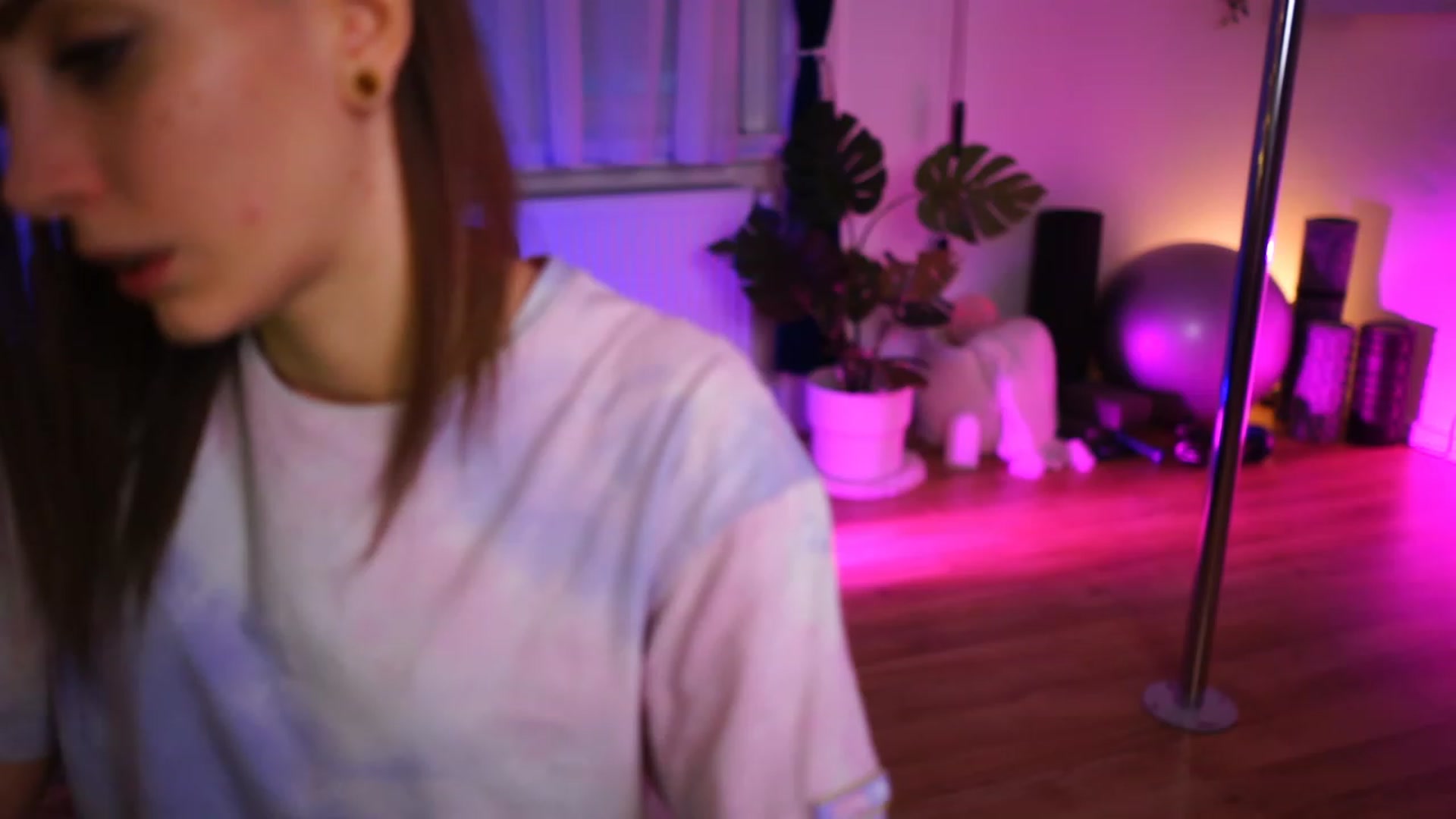 Gallery image thumbnail from Kend_dall's myfreecams stream on, 01/20/2023, 07:08 image 12 of 20