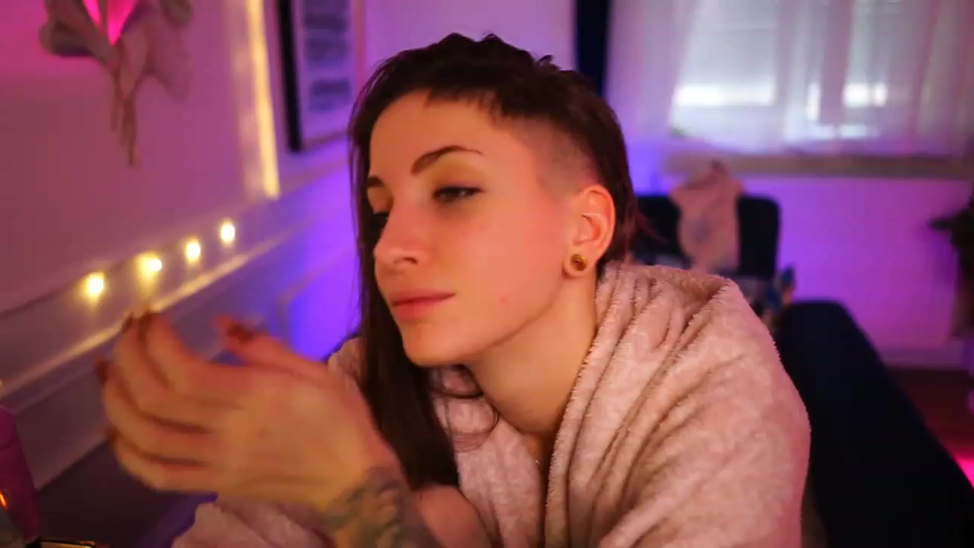 Gallery image thumbnail from Kend_dall's myfreecams stream on, 01/20/2023, 10:01 image 14 of 20