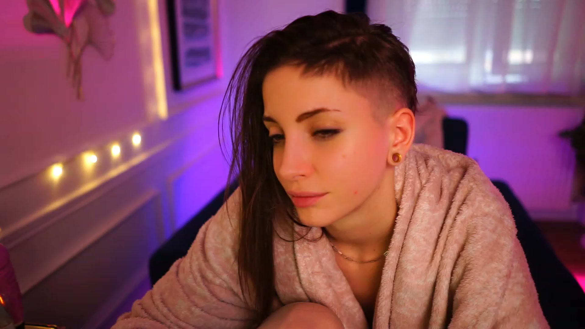 Gallery image thumbnail from Kend_dall's myfreecams stream on, 01/20/2023, 10:01 image 10 of 20